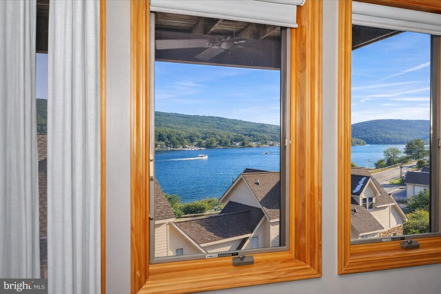 TRADERS LANDING - Residential