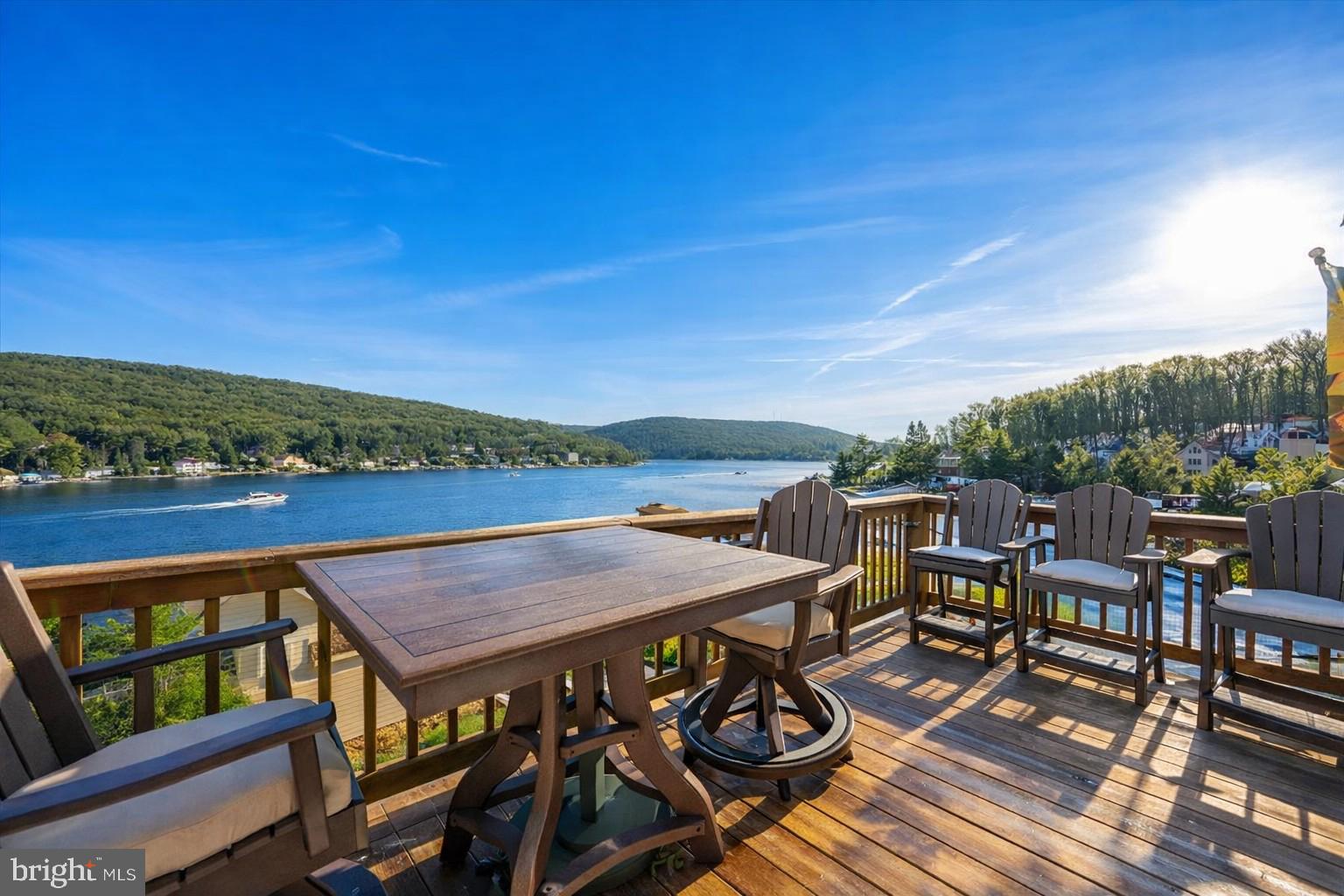 TRADERS LANDING - Residential