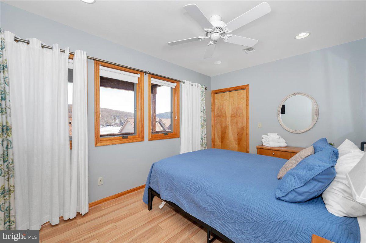 TRADERS LANDING - Residential