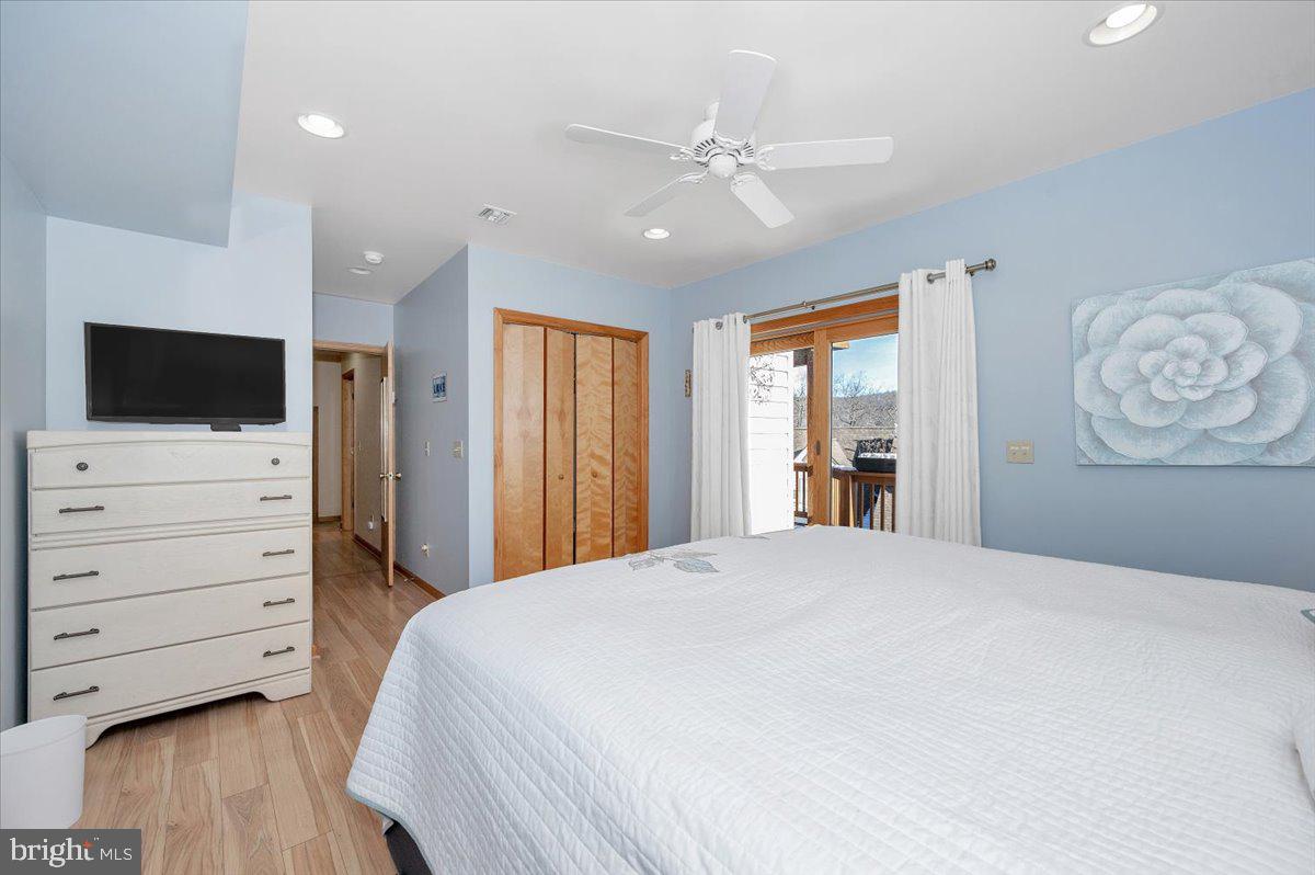 TRADERS LANDING - Residential