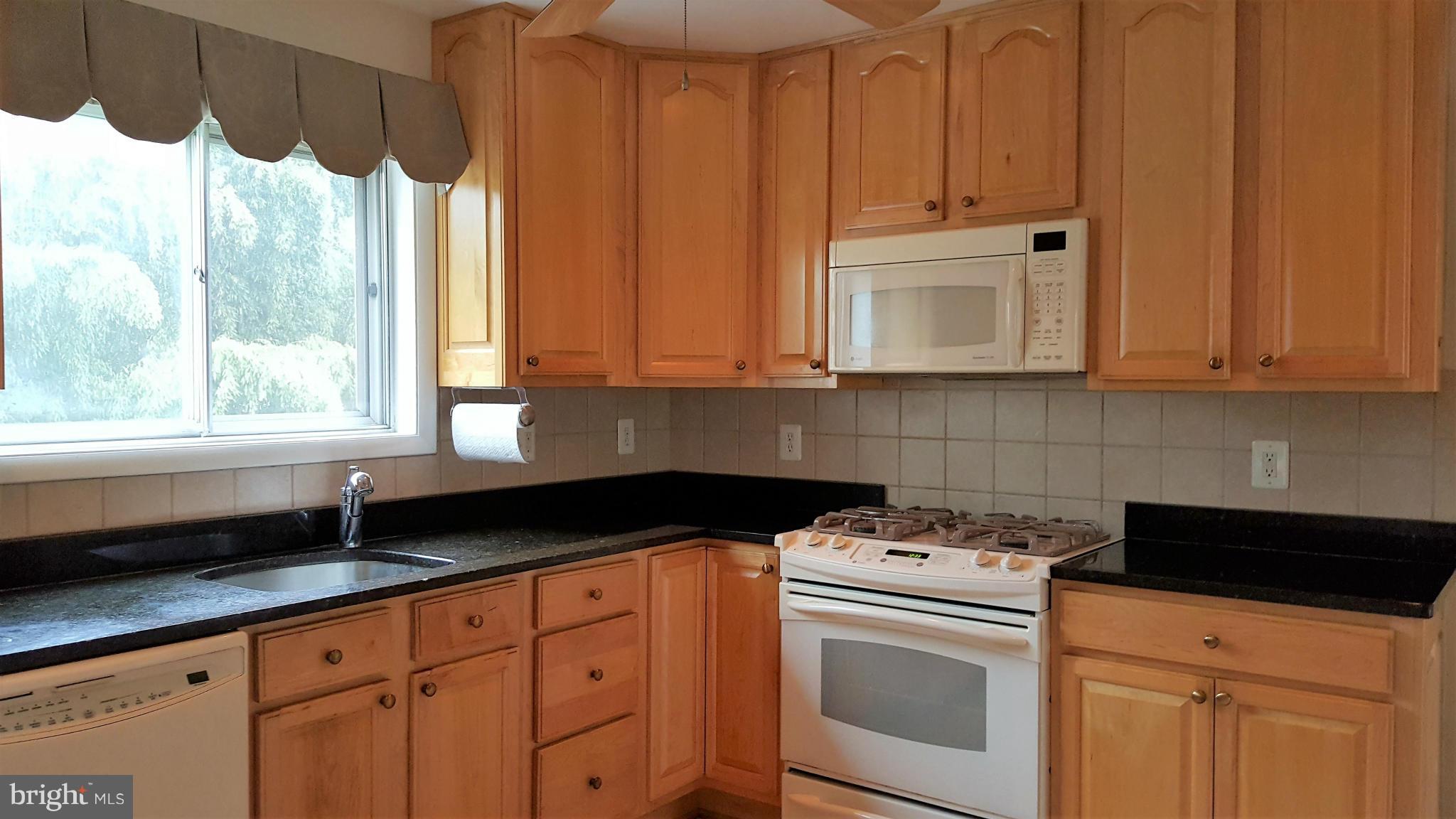 DUNN LORING WOODS - Residential Lease