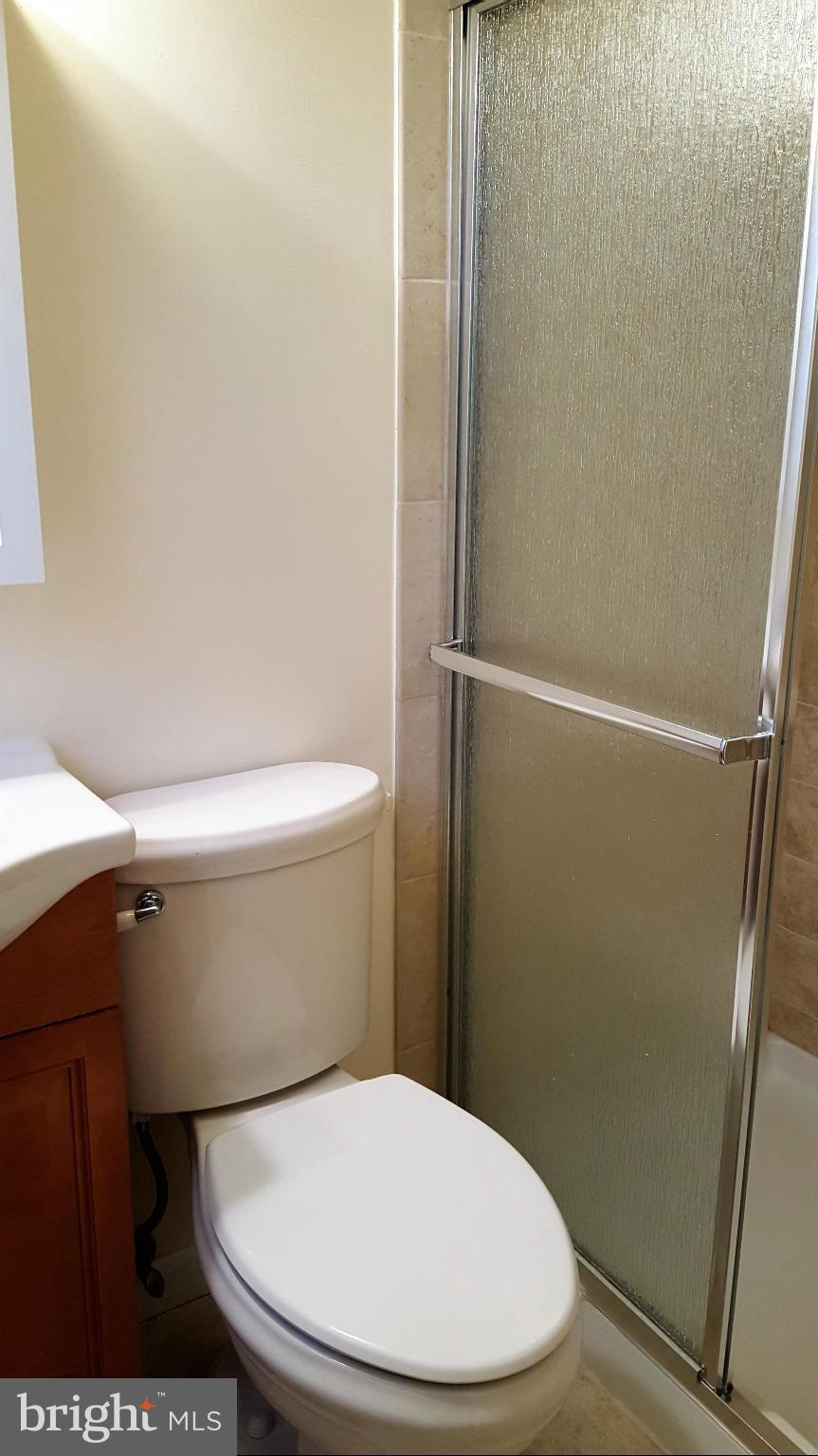 DUNN LORING WOODS - Residential Lease