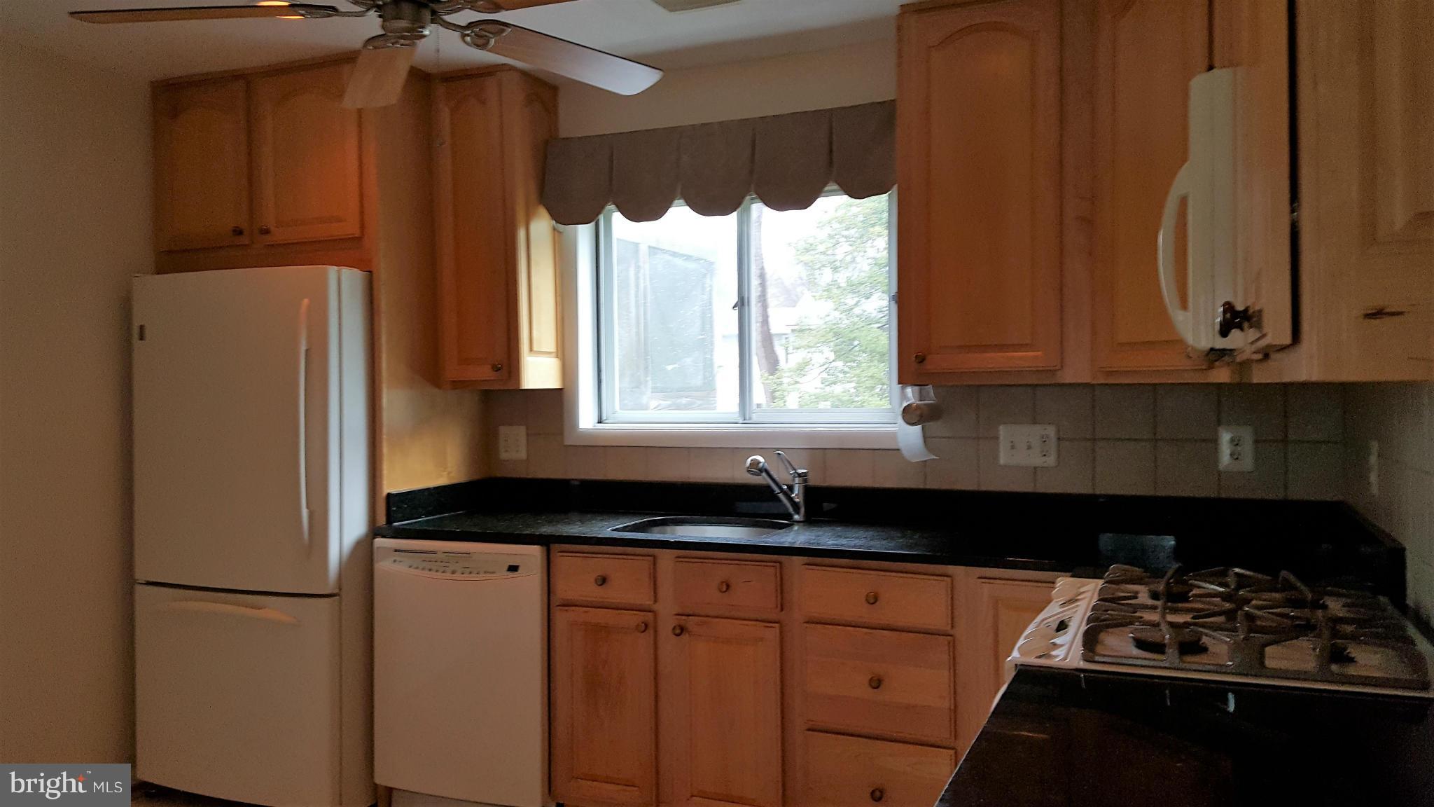 DUNN LORING WOODS - Residential Lease