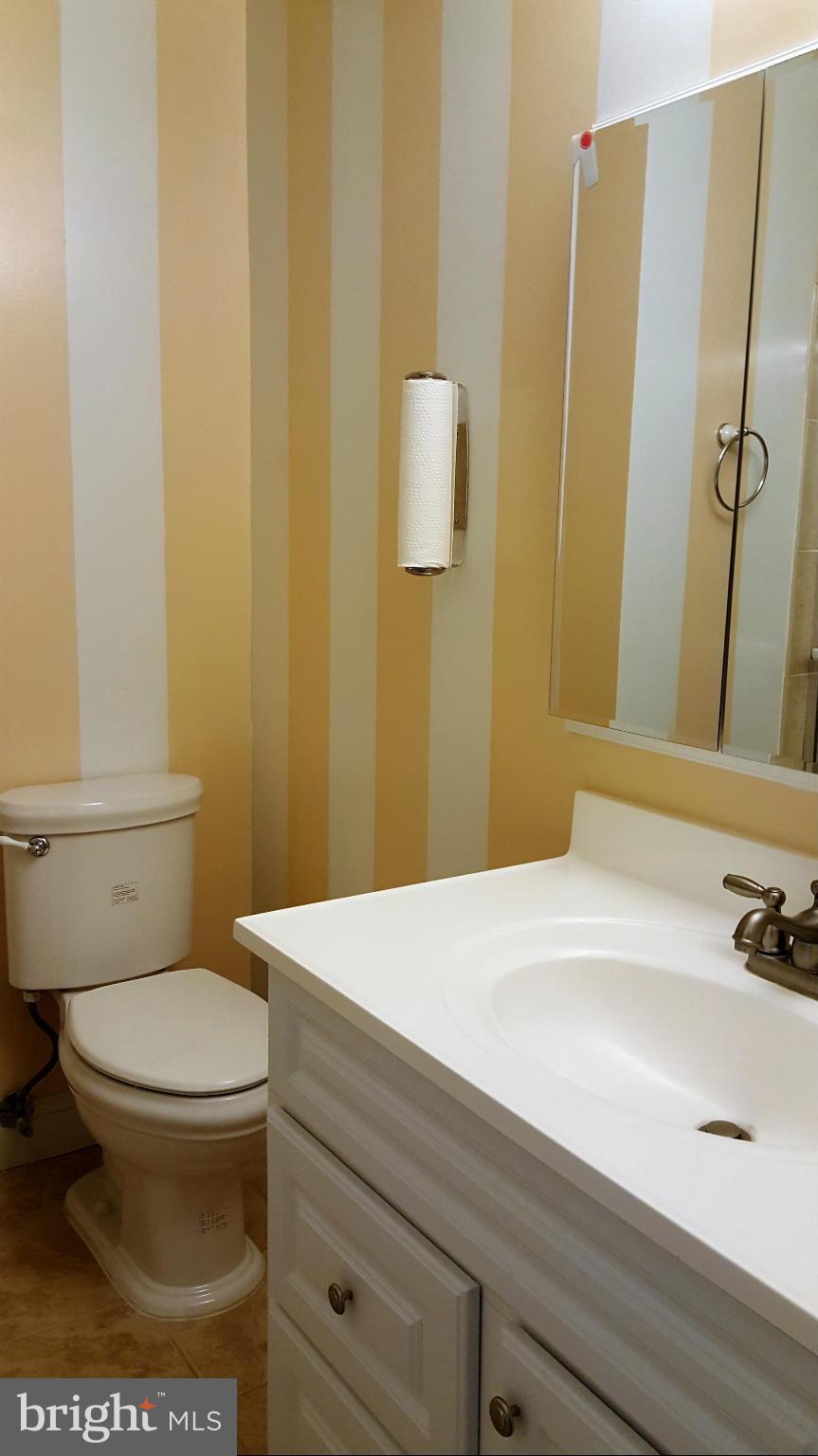 DUNN LORING WOODS - Residential Lease