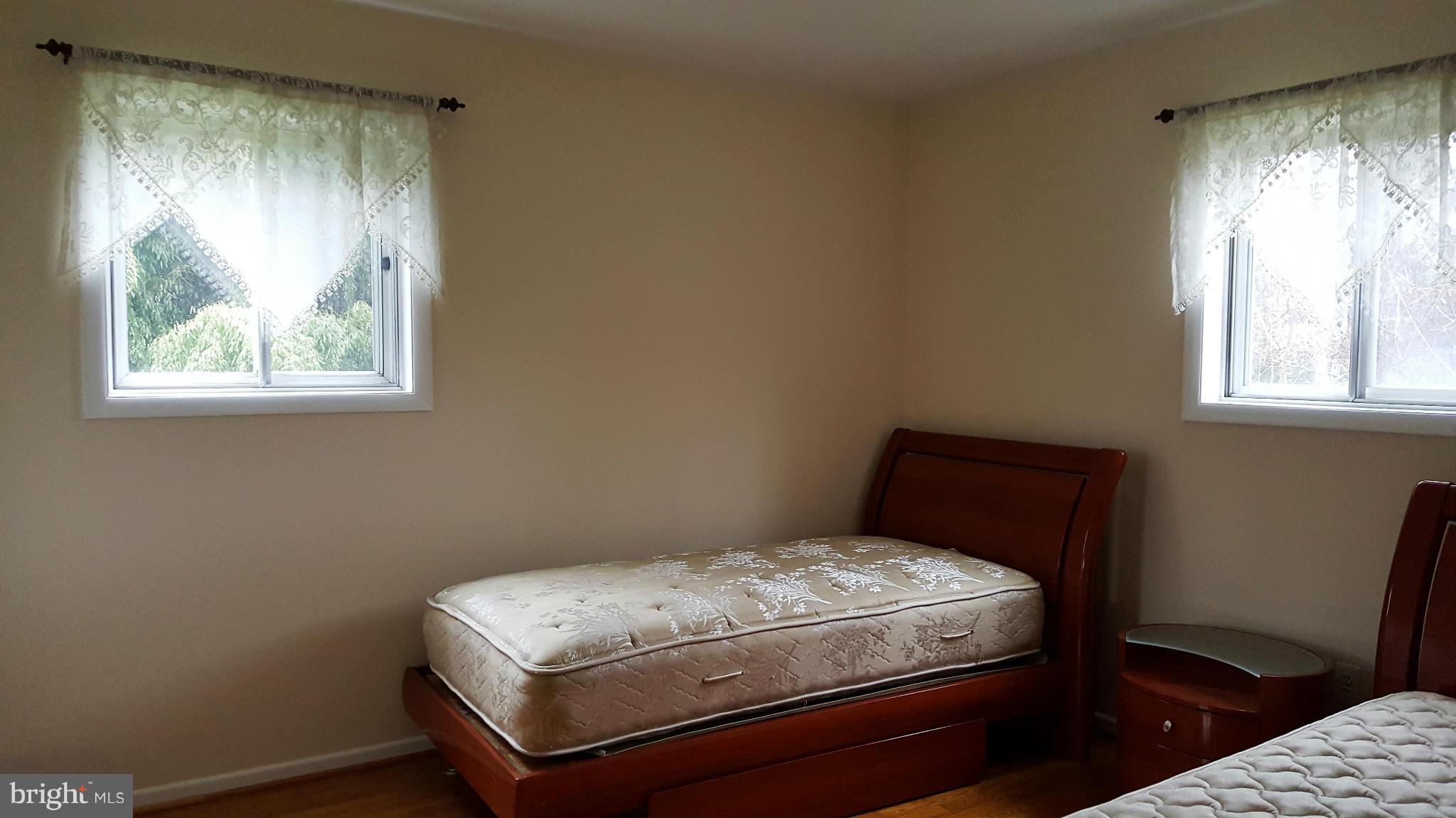 DUNN LORING WOODS - Residential Lease