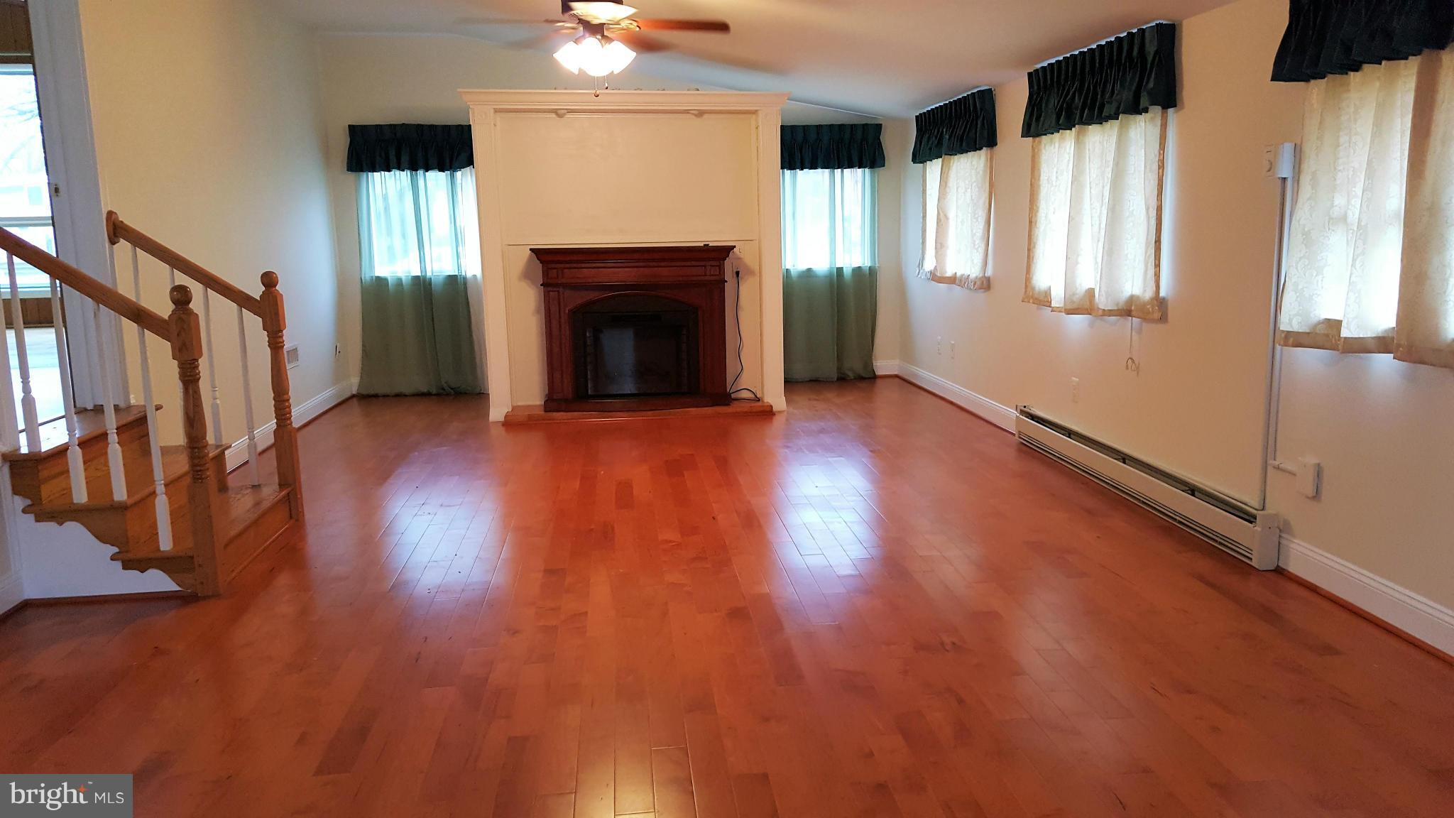 DUNN LORING WOODS - Residential Lease