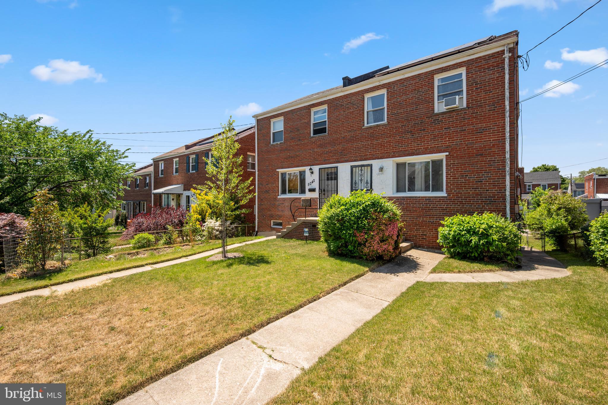 5044 10TH STREET NE