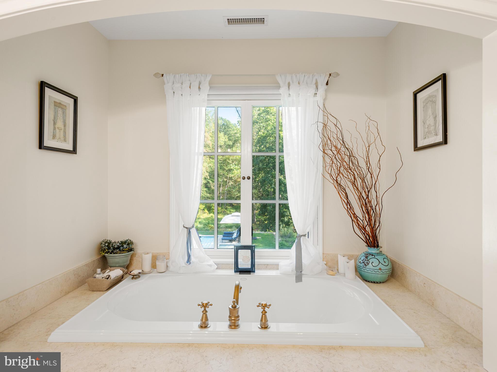 PINE CREEK - Residential