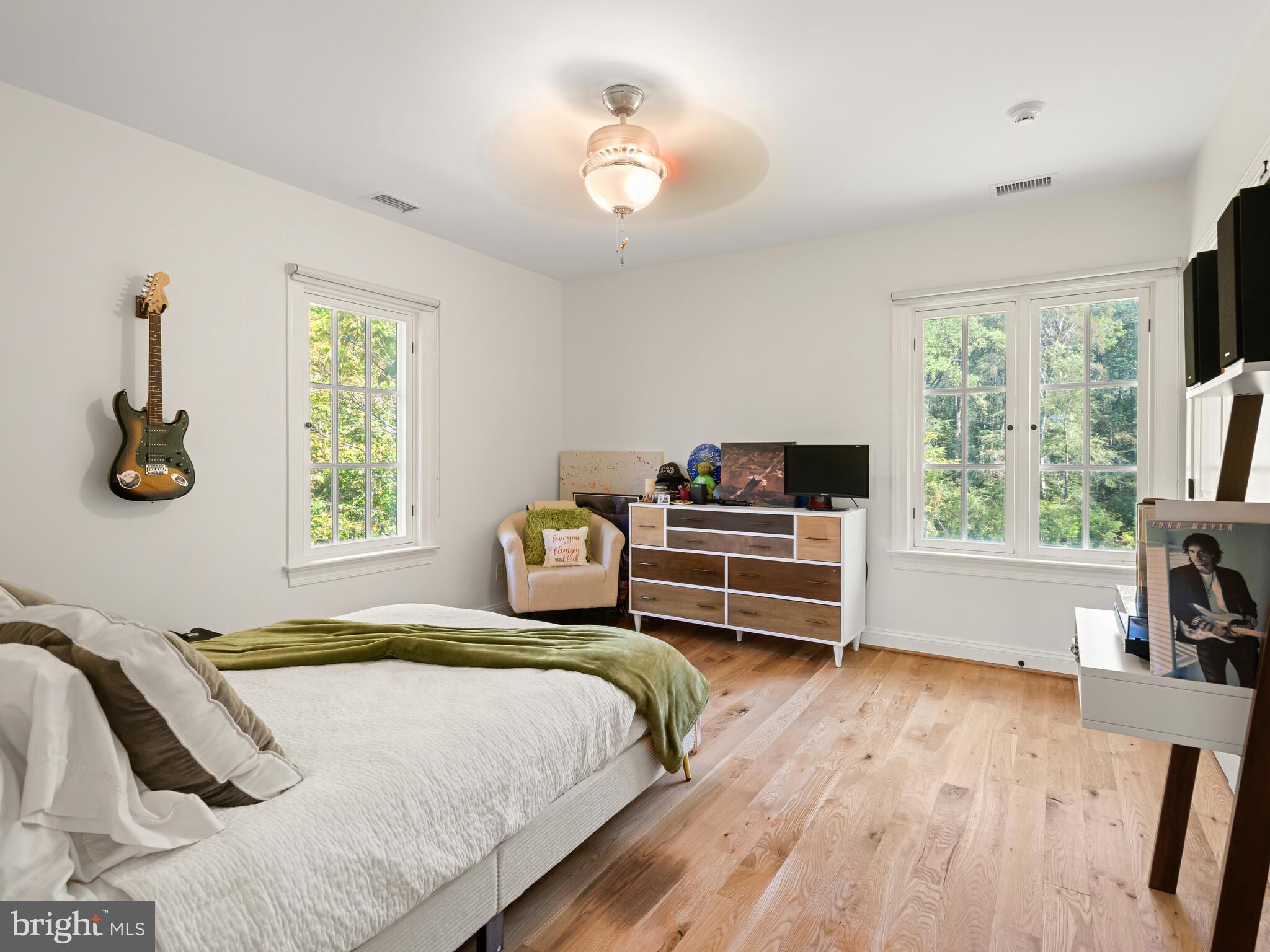 PINE CREEK - Residential