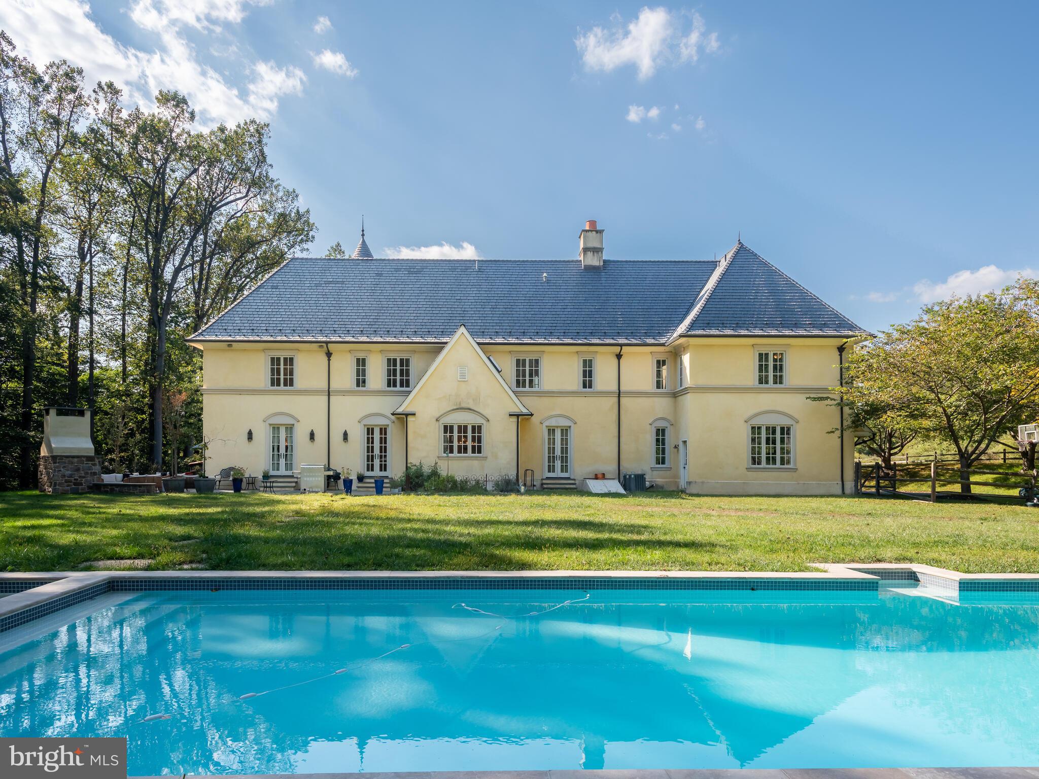 PINE CREEK - Residential