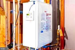 WILLOW GATE - Residential Lease