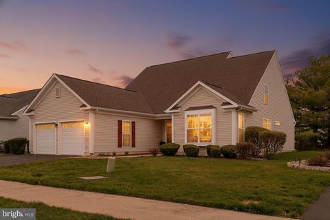 Photo of 27 Springmill Drive, MIDDLETOWN, DE 19709 (MLS # DENC2099804)