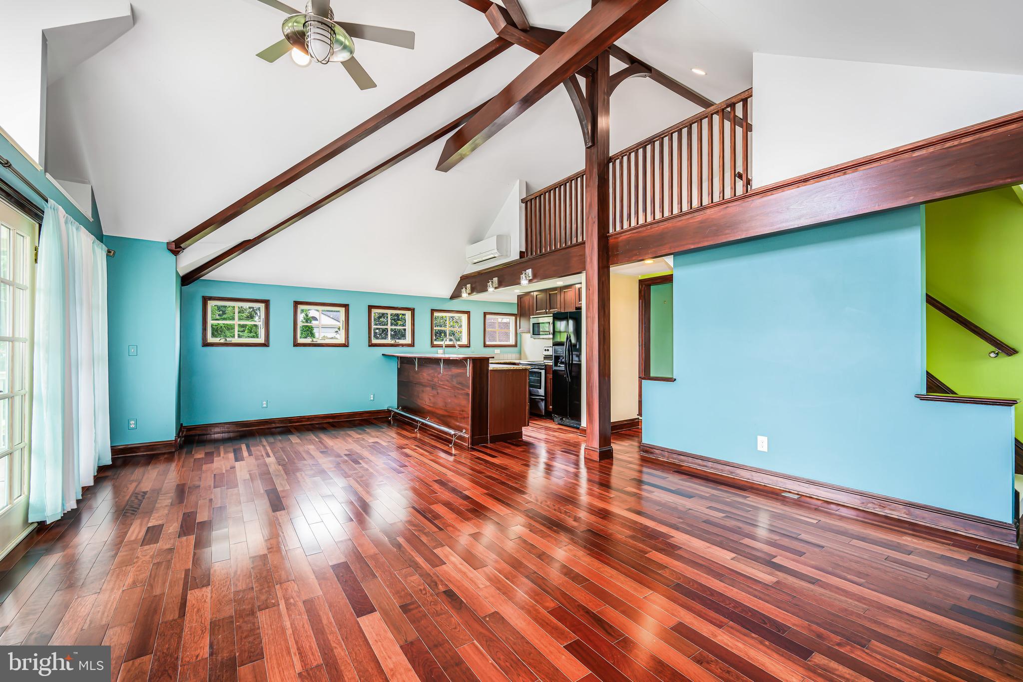 OXFORD - Commercial Sale