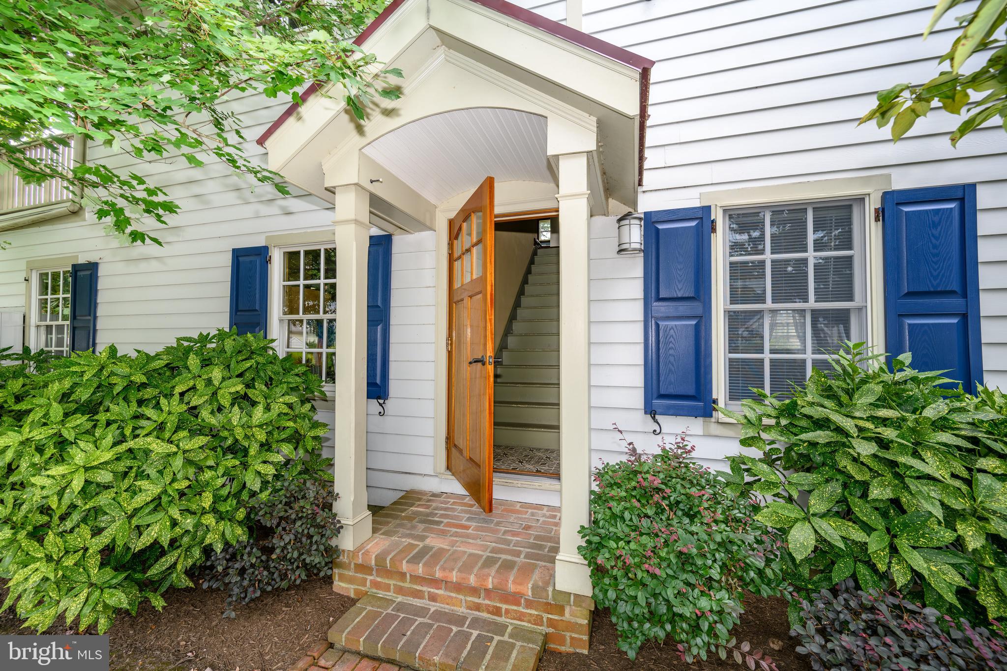 OXFORD - Commercial Sale