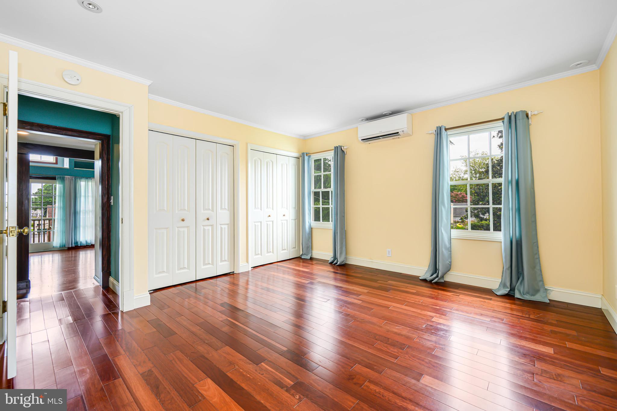 OXFORD - Commercial Sale