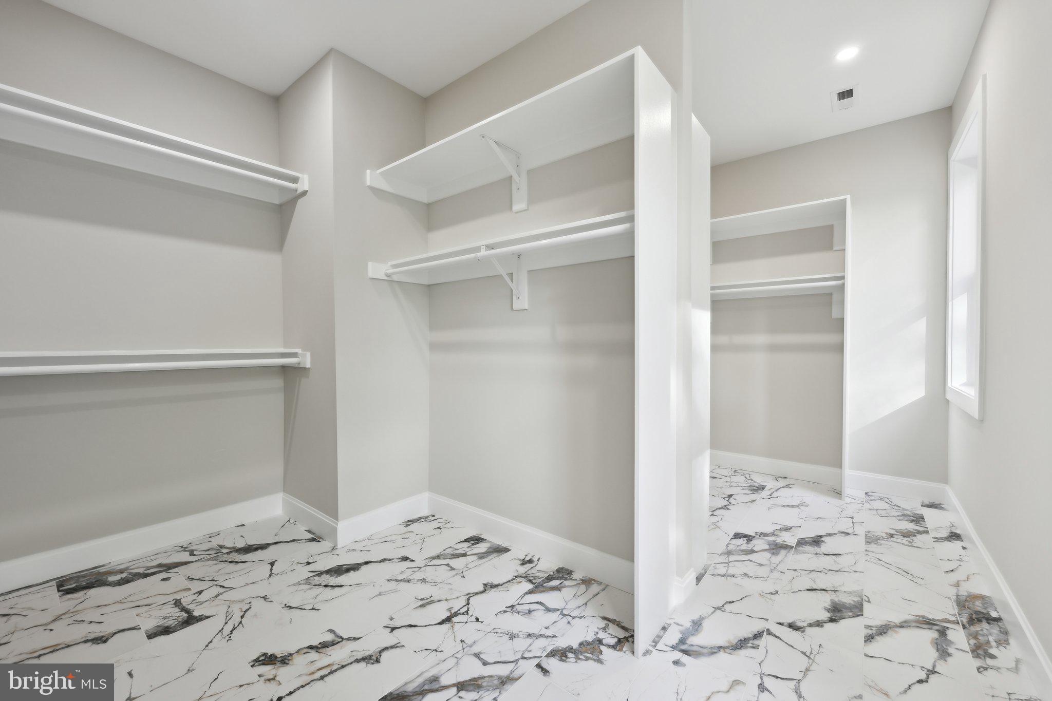 VALE SPRING WOODS - Residential