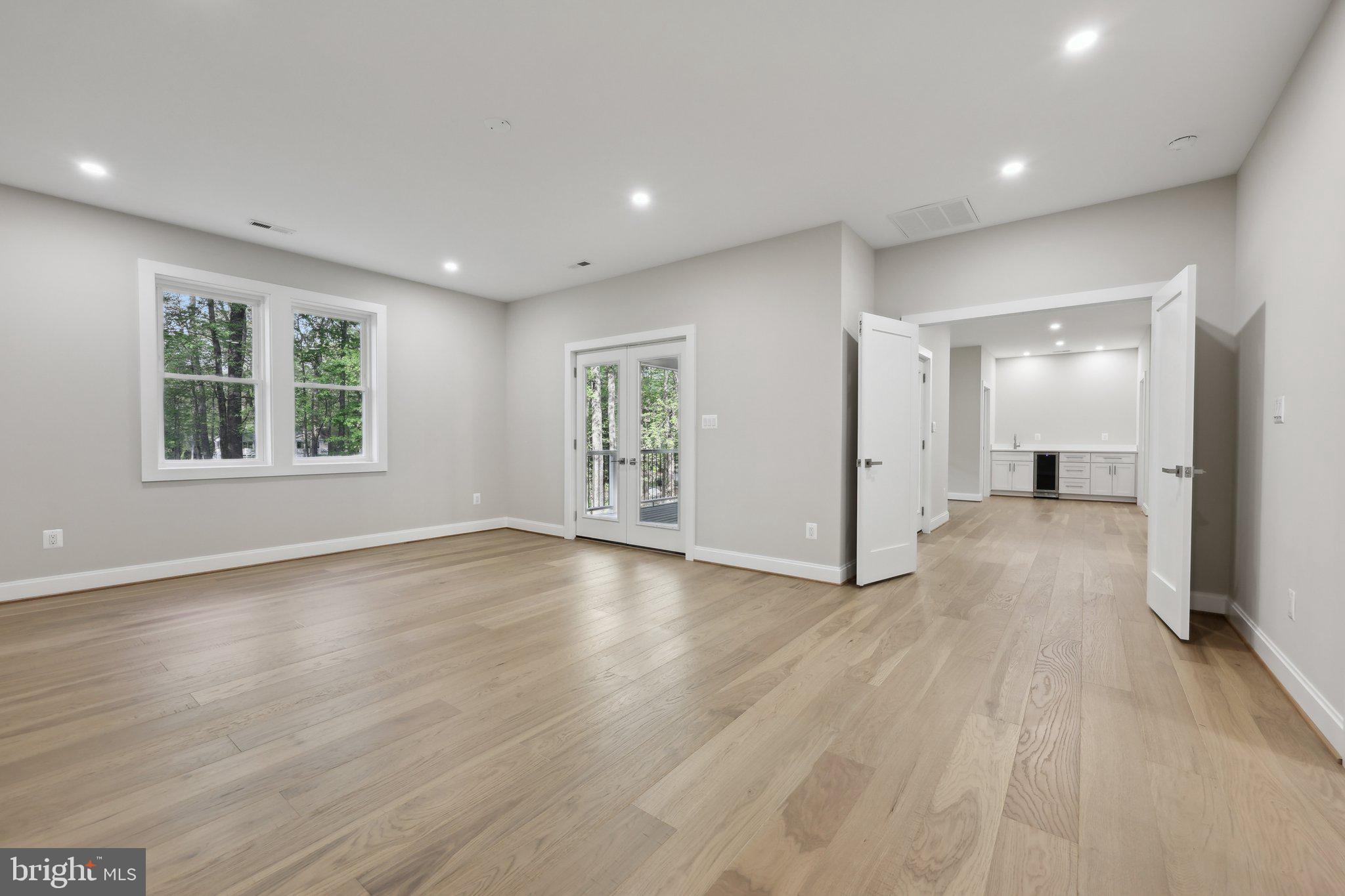 VALE SPRING WOODS - Residential