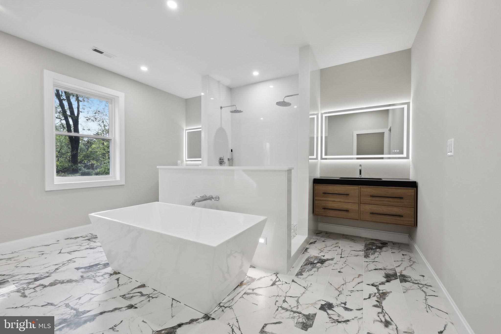 VALE SPRING WOODS - Residential