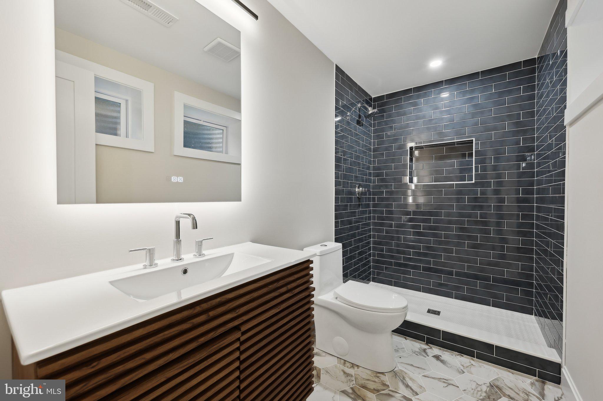 VALE SPRING WOODS - Residential