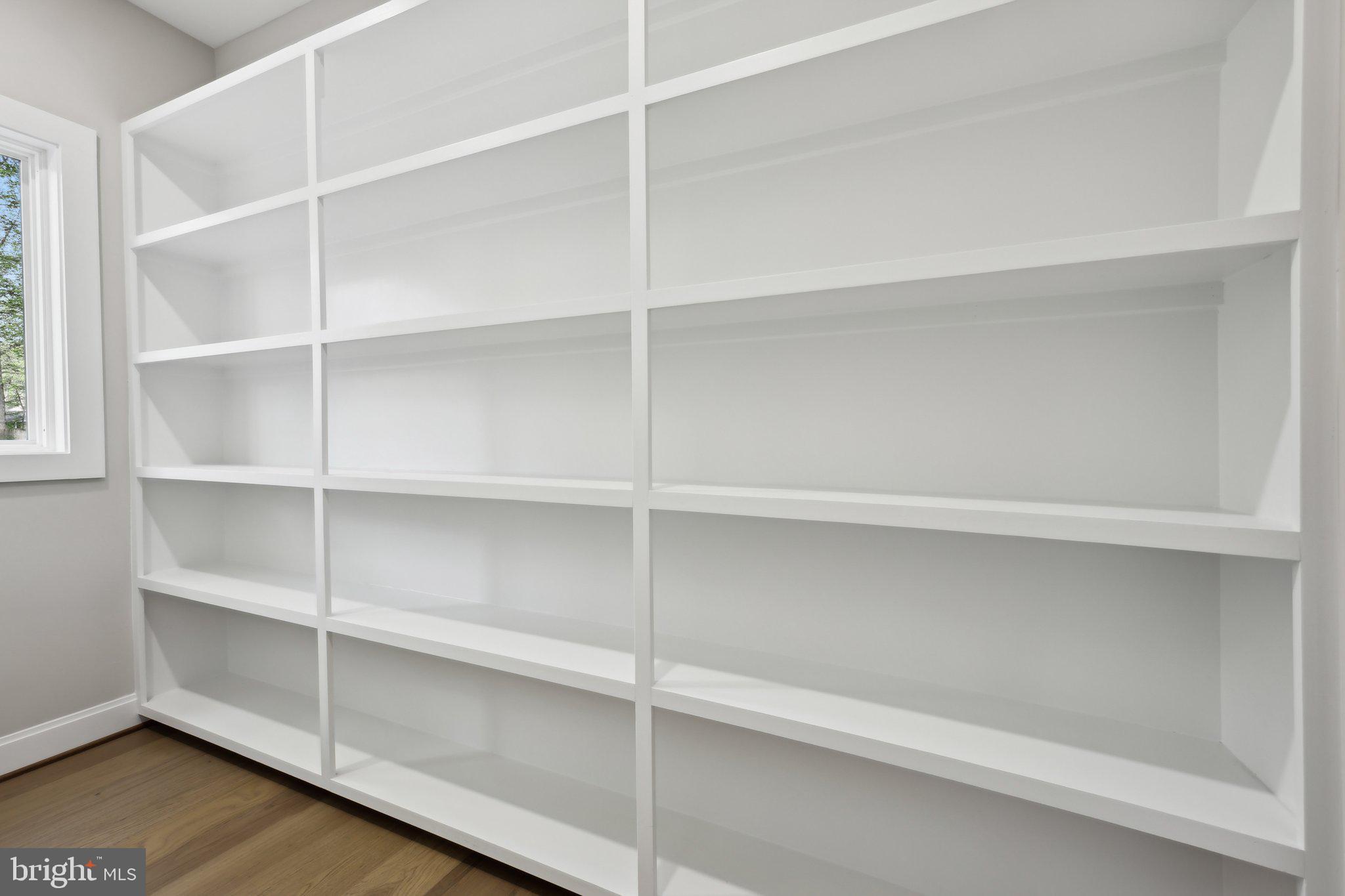 VALE SPRING WOODS - Residential