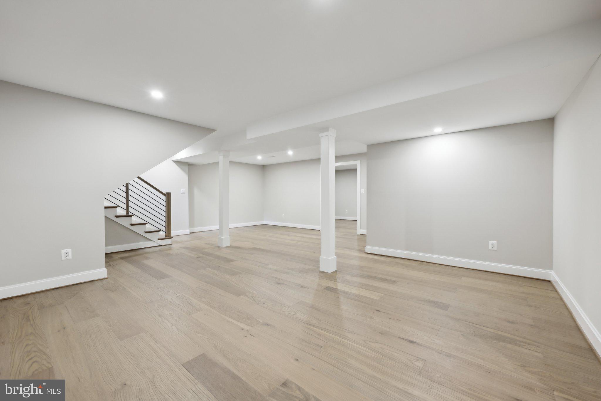 VALE SPRING WOODS - Residential