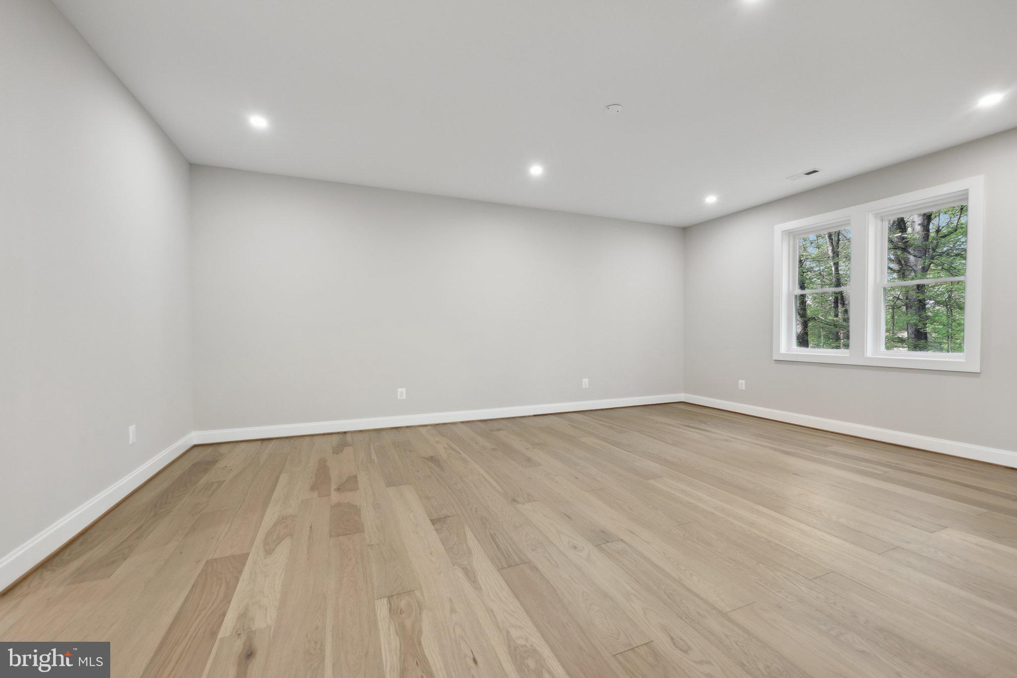 VALE SPRING WOODS - Residential