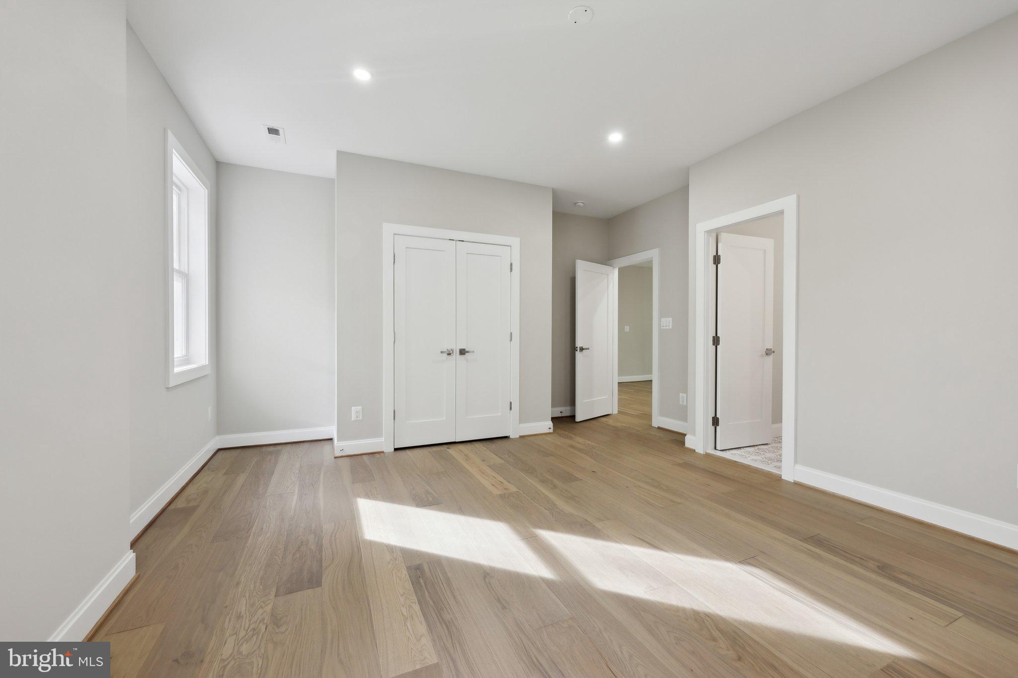 VALE SPRING WOODS - Residential