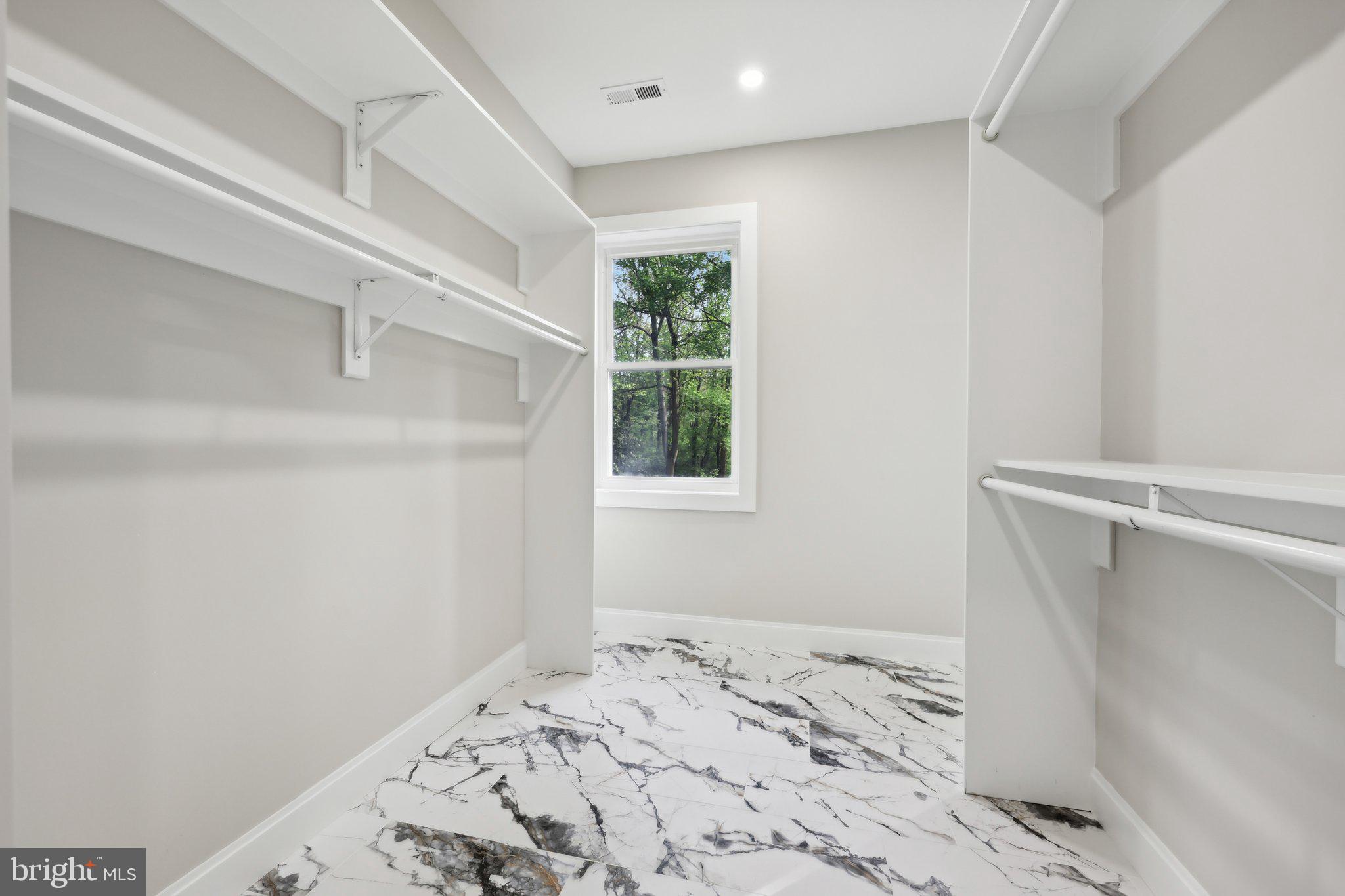 VALE SPRING WOODS - Residential