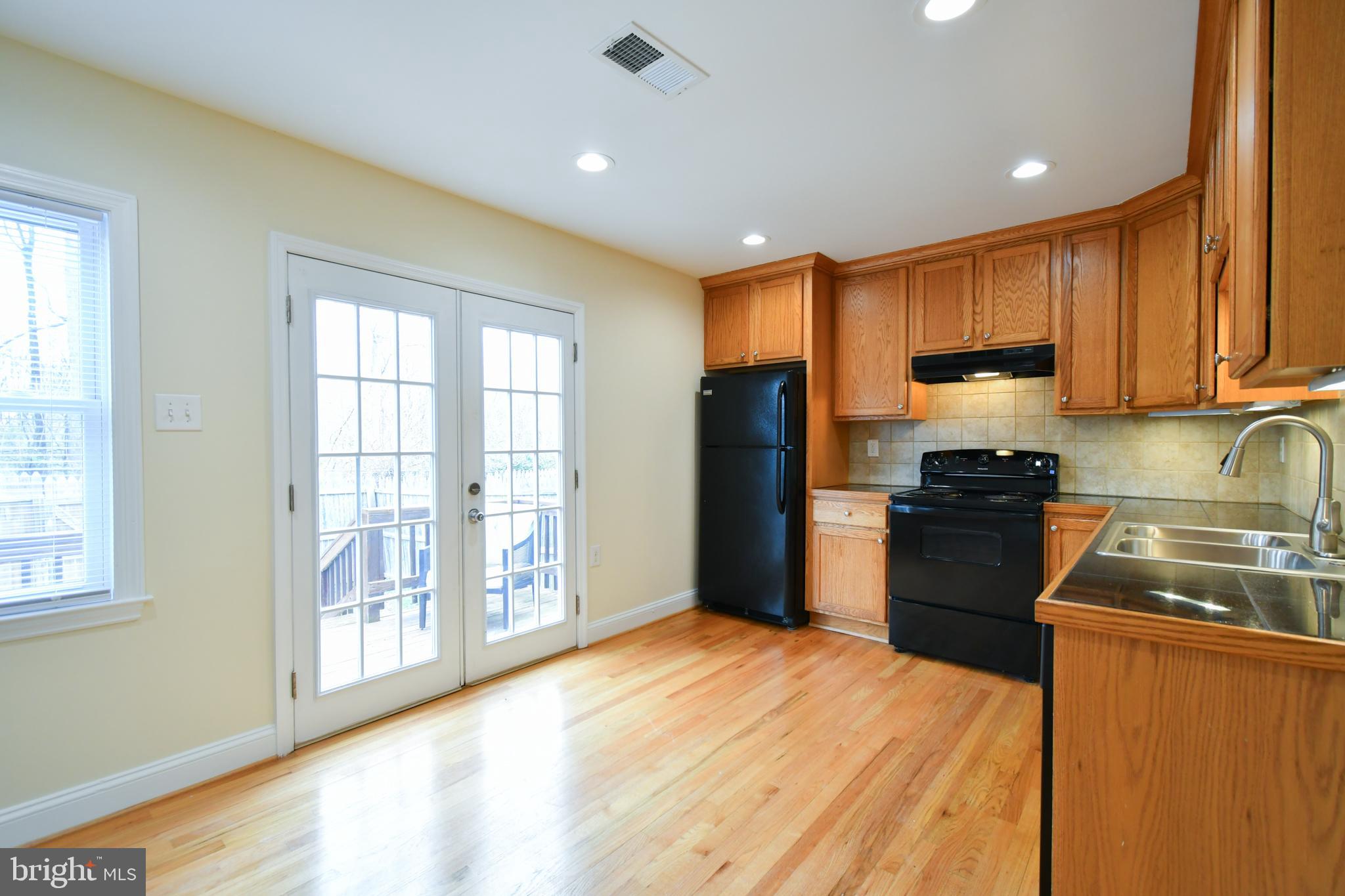 BATTLETOWN - Residential