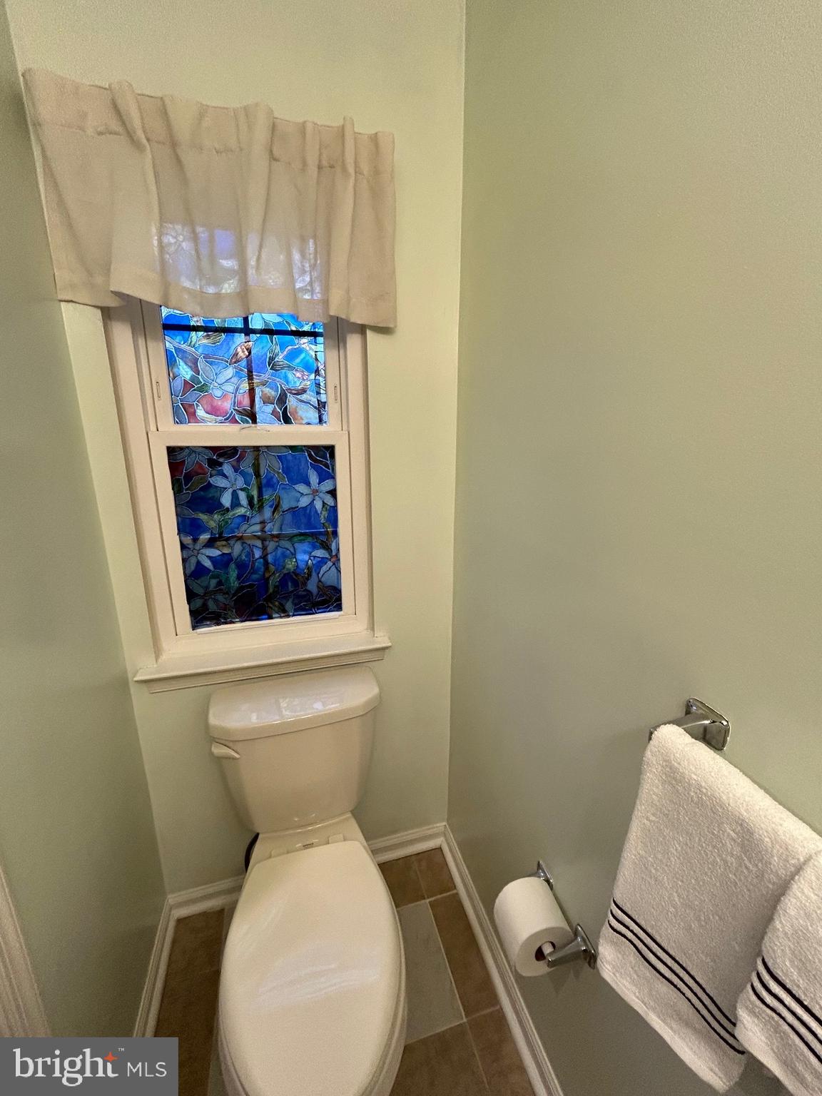 VILLAGE SHIRES - Residential Lease