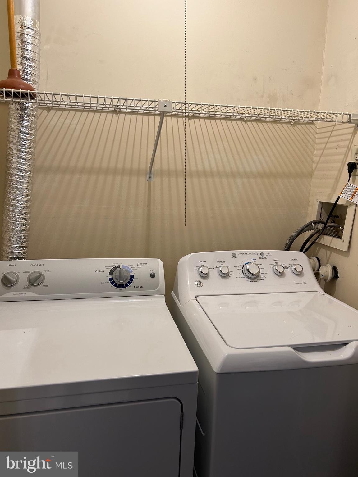 VILLAGE SHIRES - Residential Lease