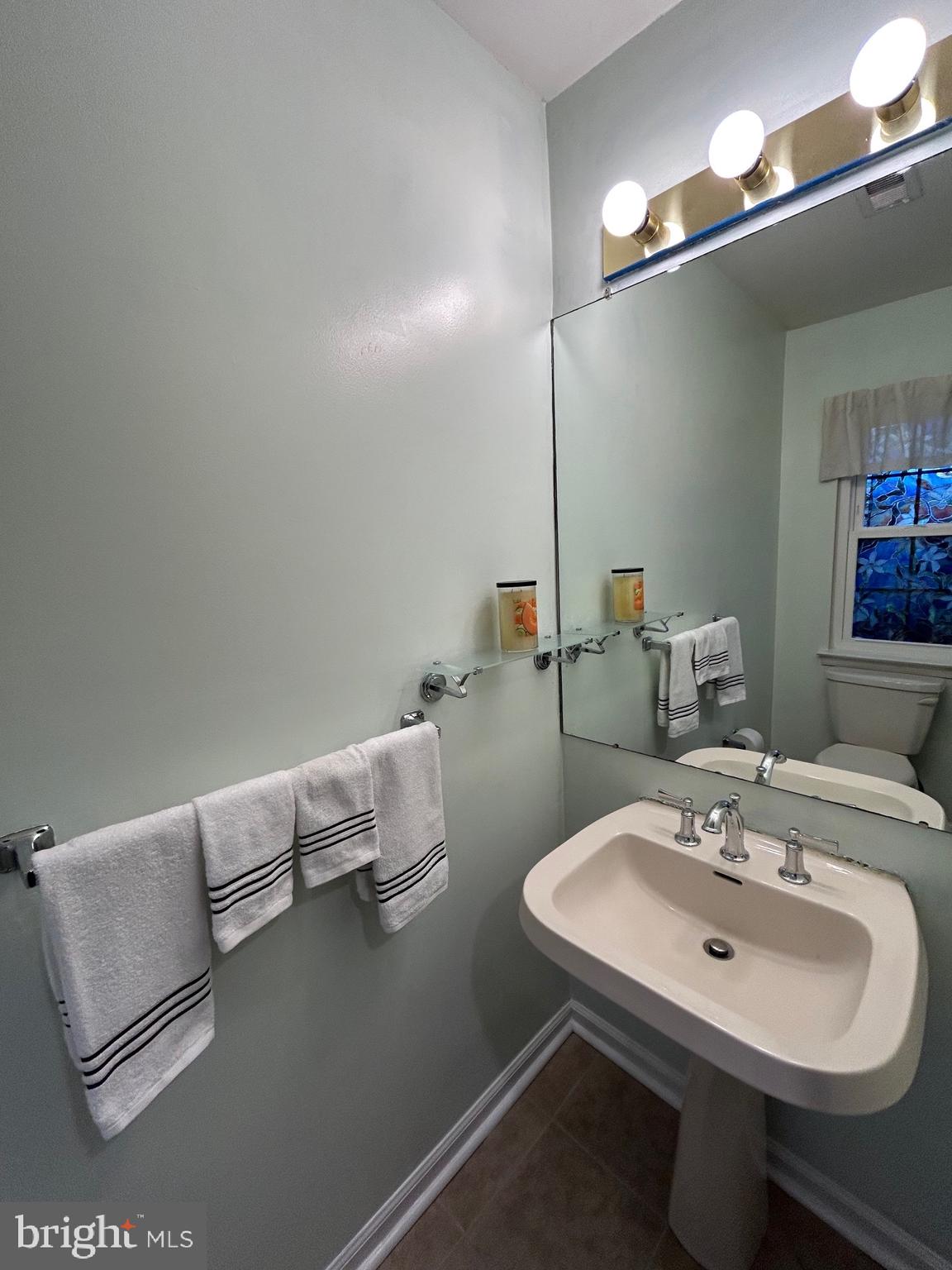 VILLAGE SHIRES - Residential Lease