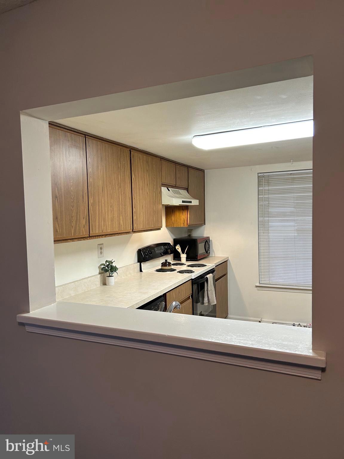 VILLAGE SHIRES - Residential Lease