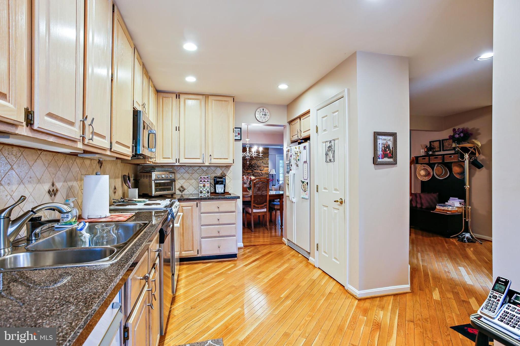 106 RIVER OAKS