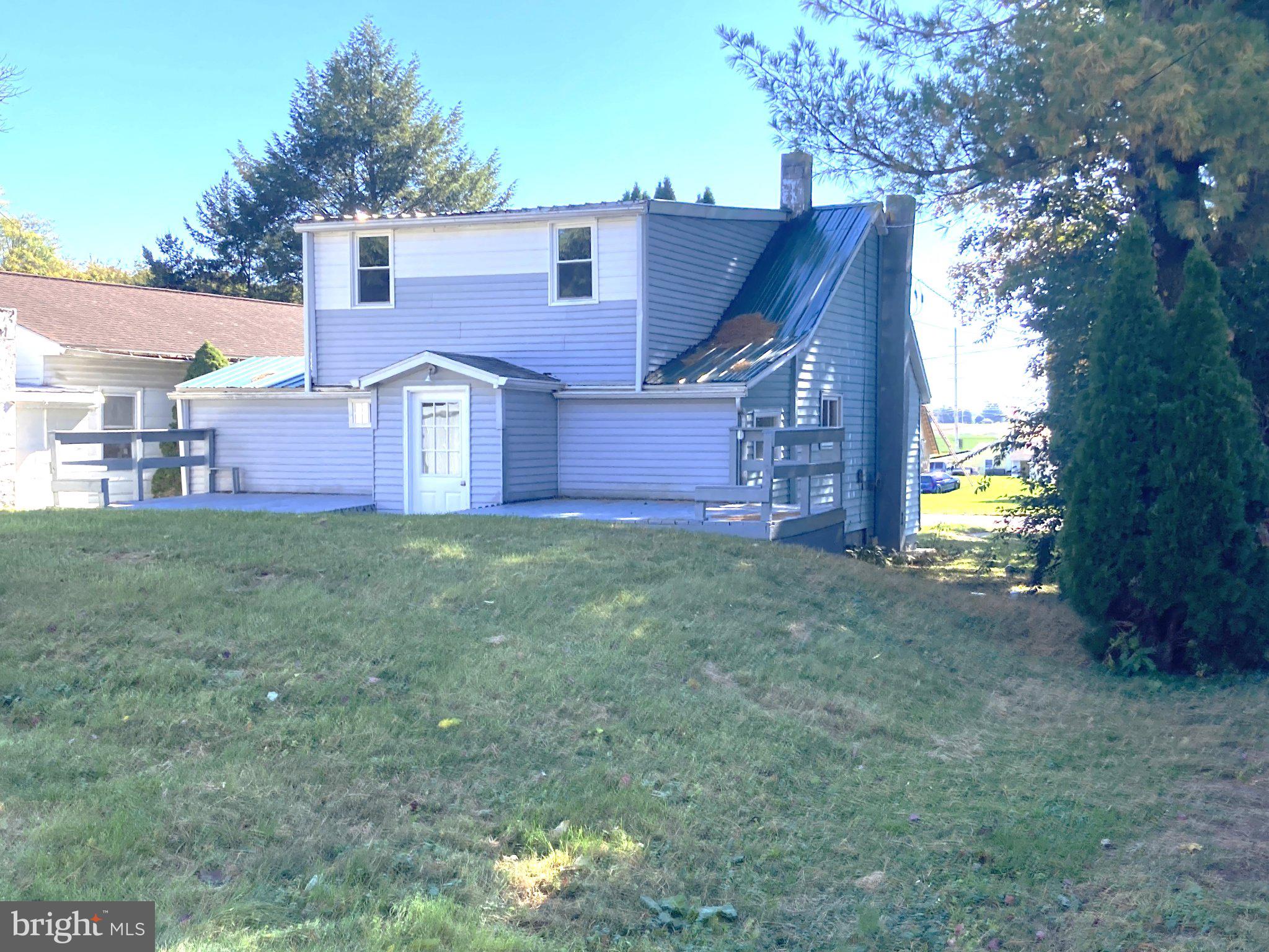 2017 LESLIE AVENUE