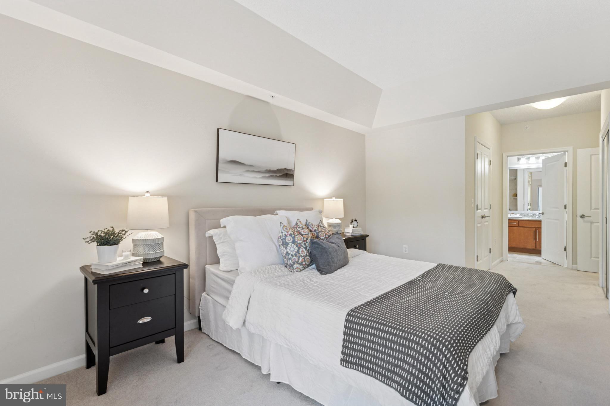 LEISURE WORLD - Residential