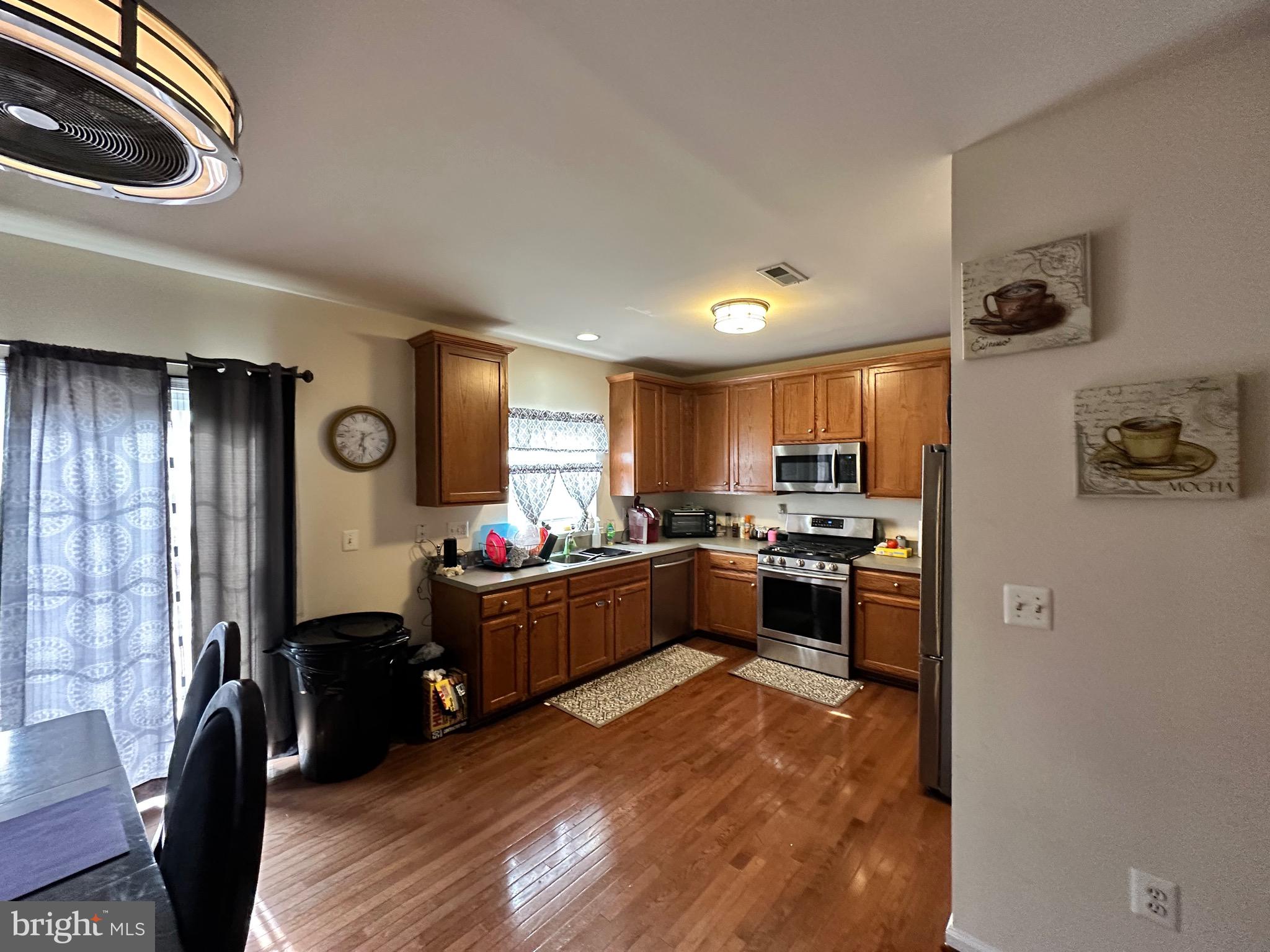 AZALEA WOODS - Residential Lease