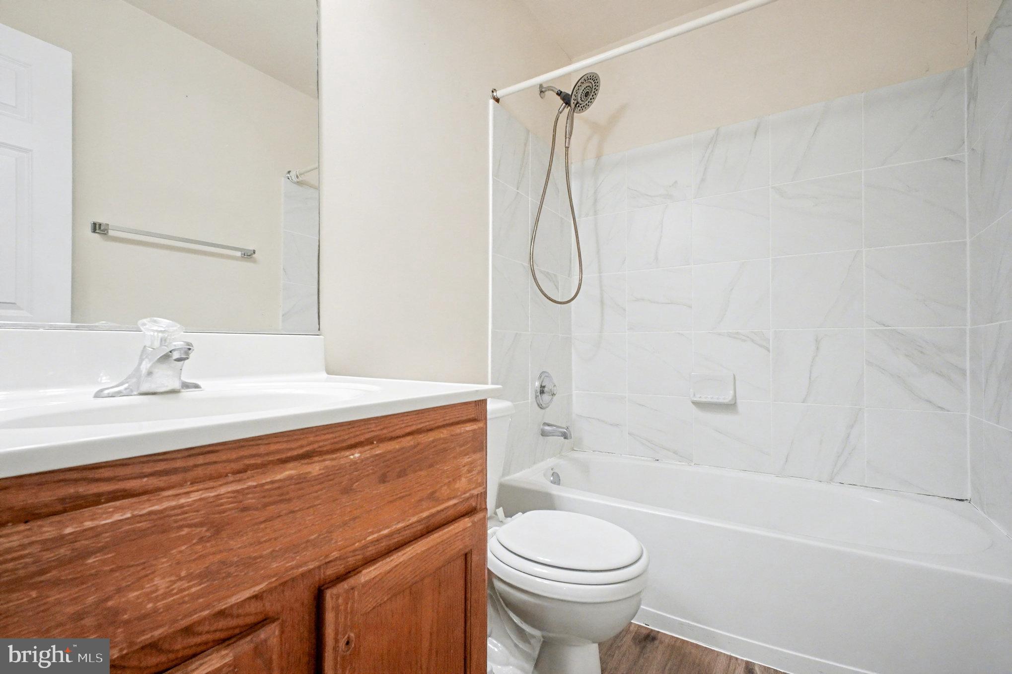 AZALEA WOODS - Residential Lease