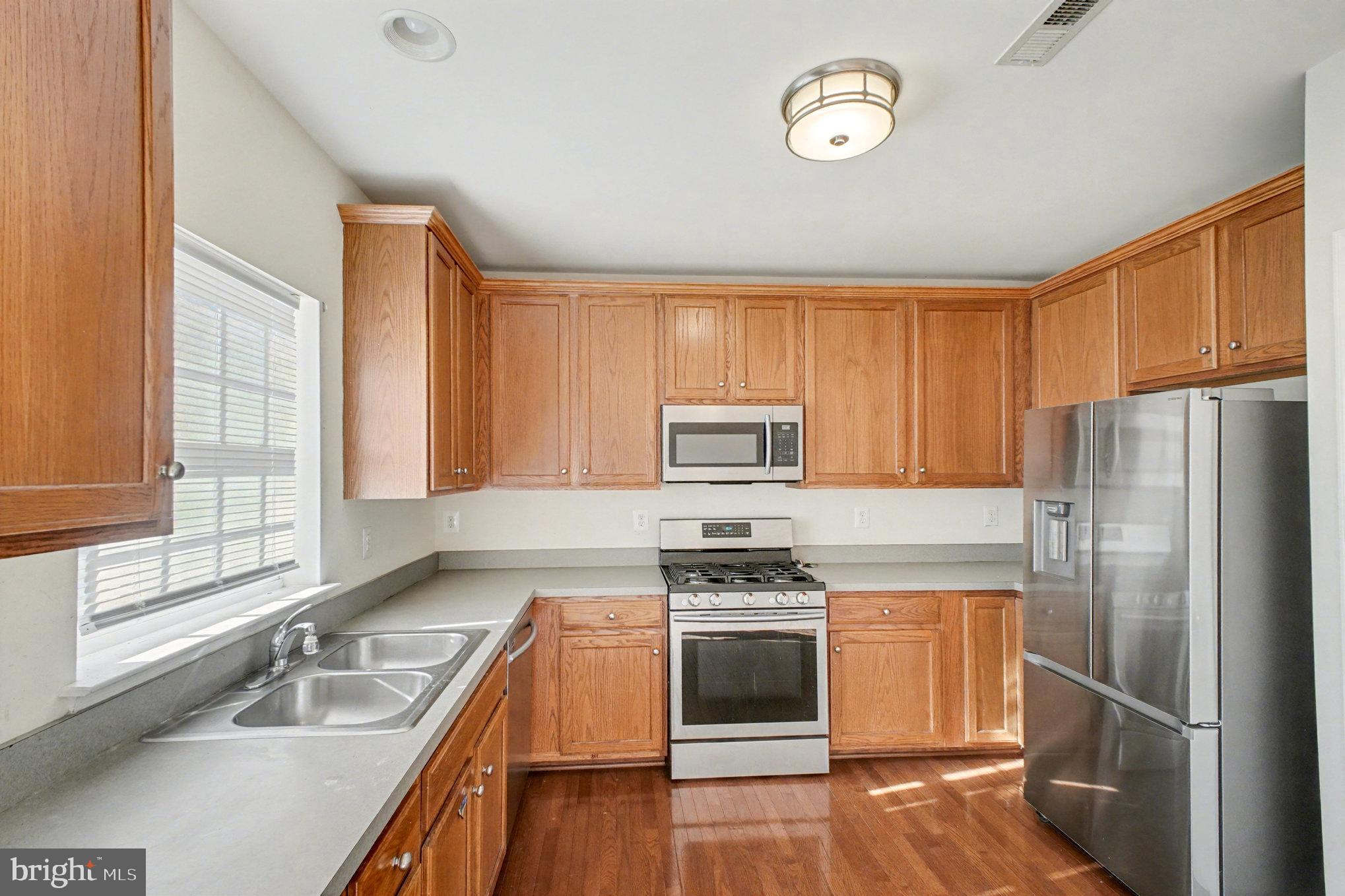 AZALEA WOODS - Residential Lease