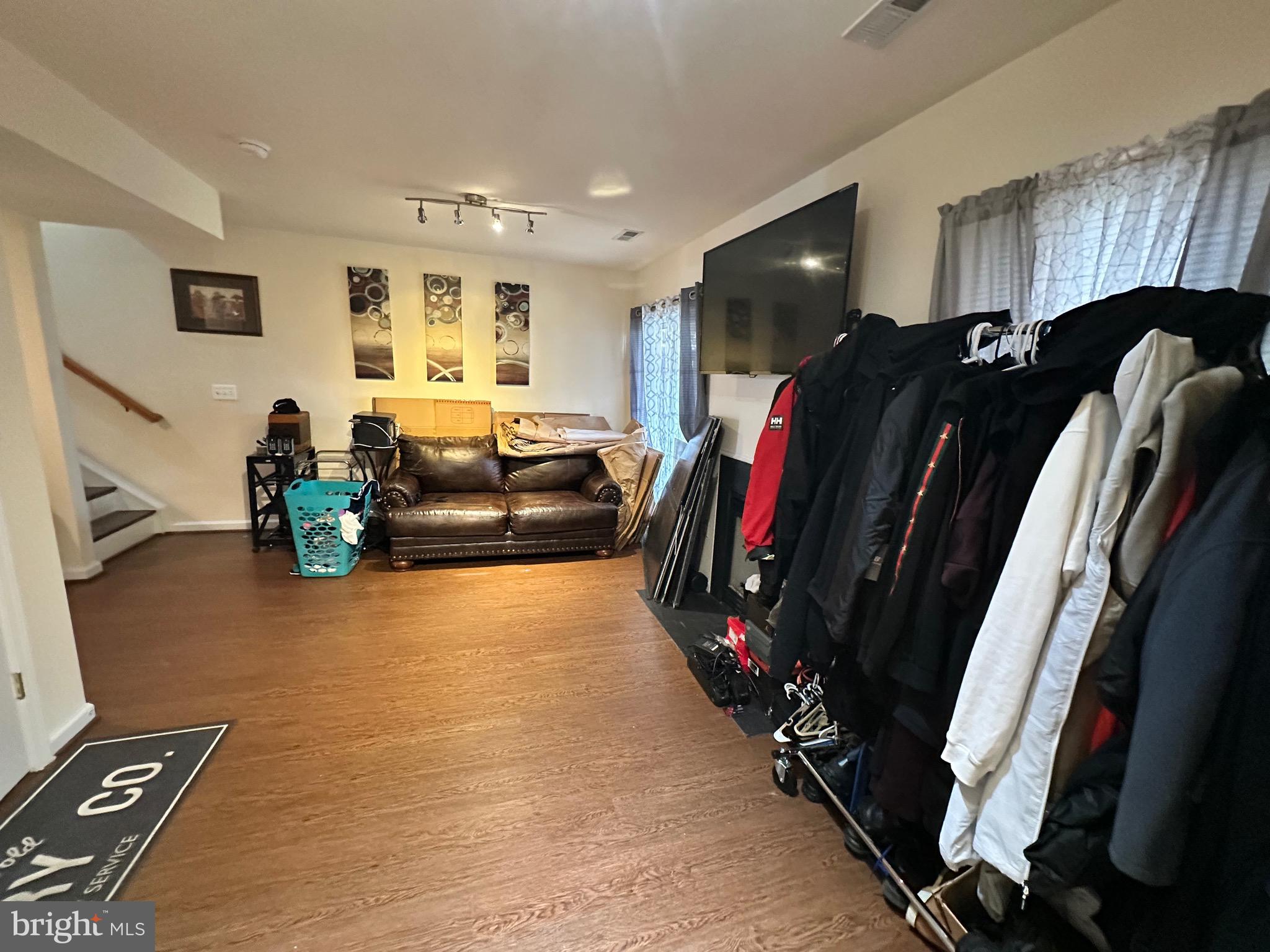 AZALEA WOODS - Residential Lease