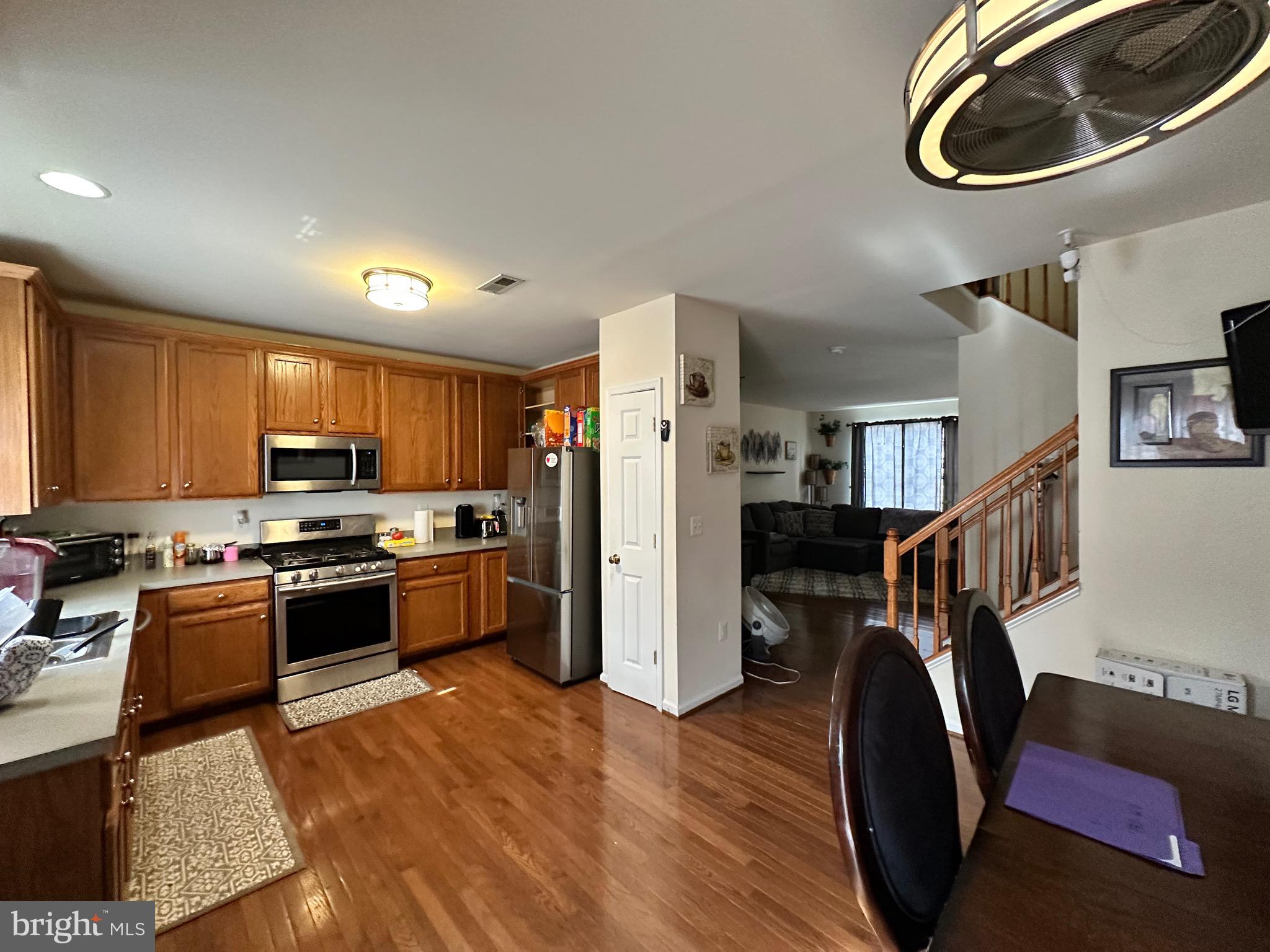 AZALEA WOODS - Residential Lease