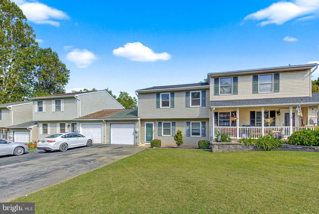 Photo of 25 Sunrise Terrace, MILLERSVILLE, PA 17551 (MLS # PALA2076654)