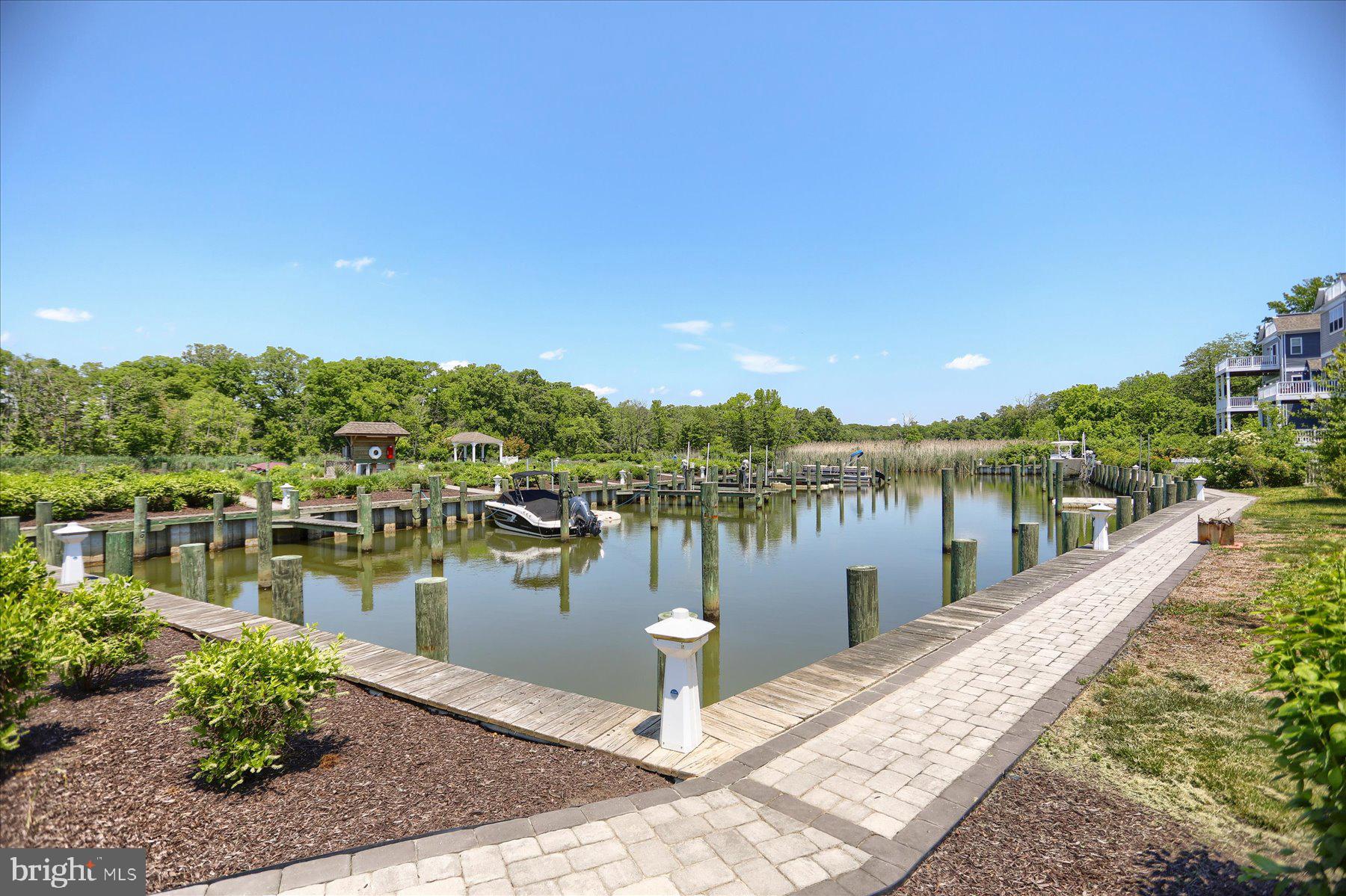 GABLERS SHORE - Residential