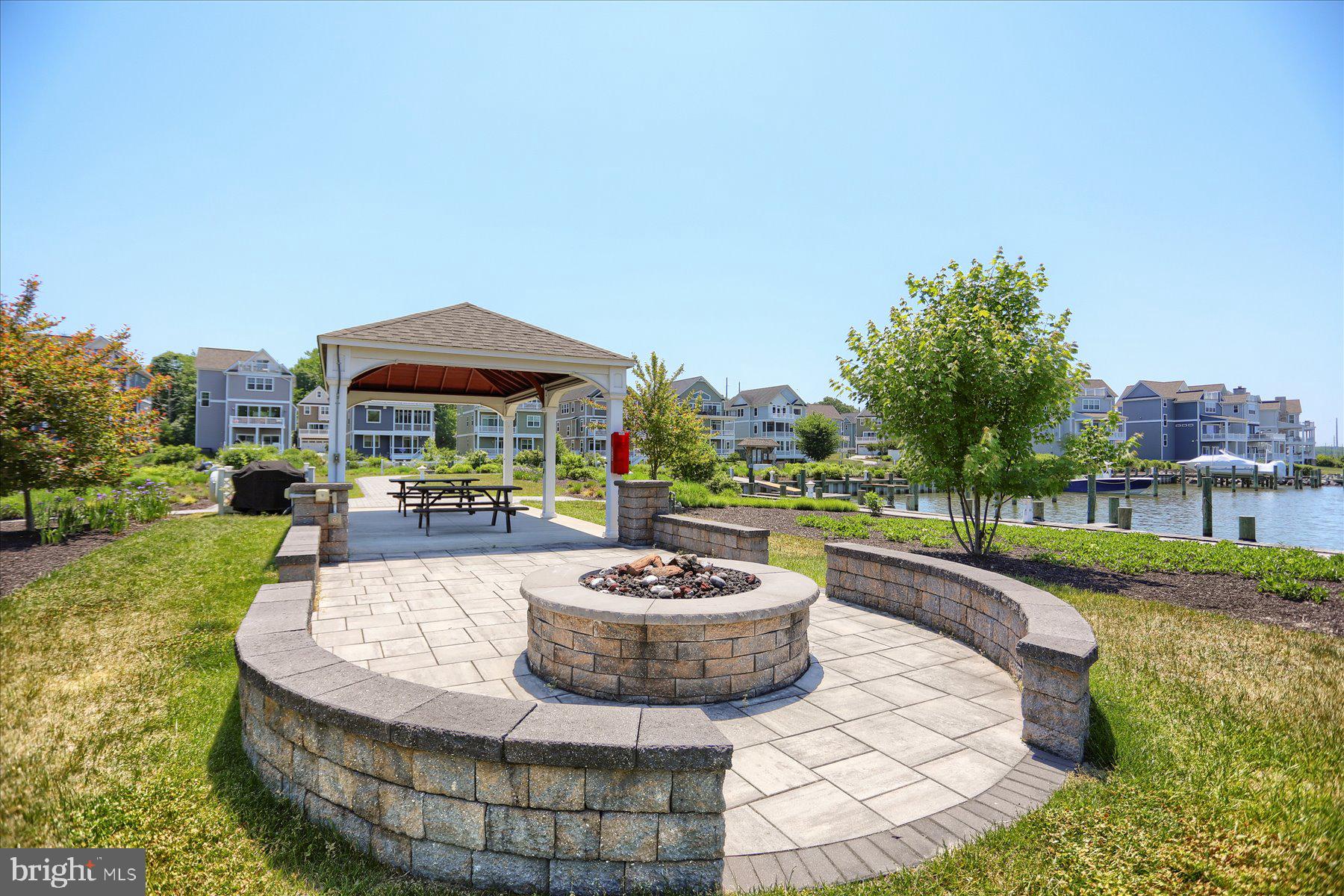 GABLERS SHORE - Residential