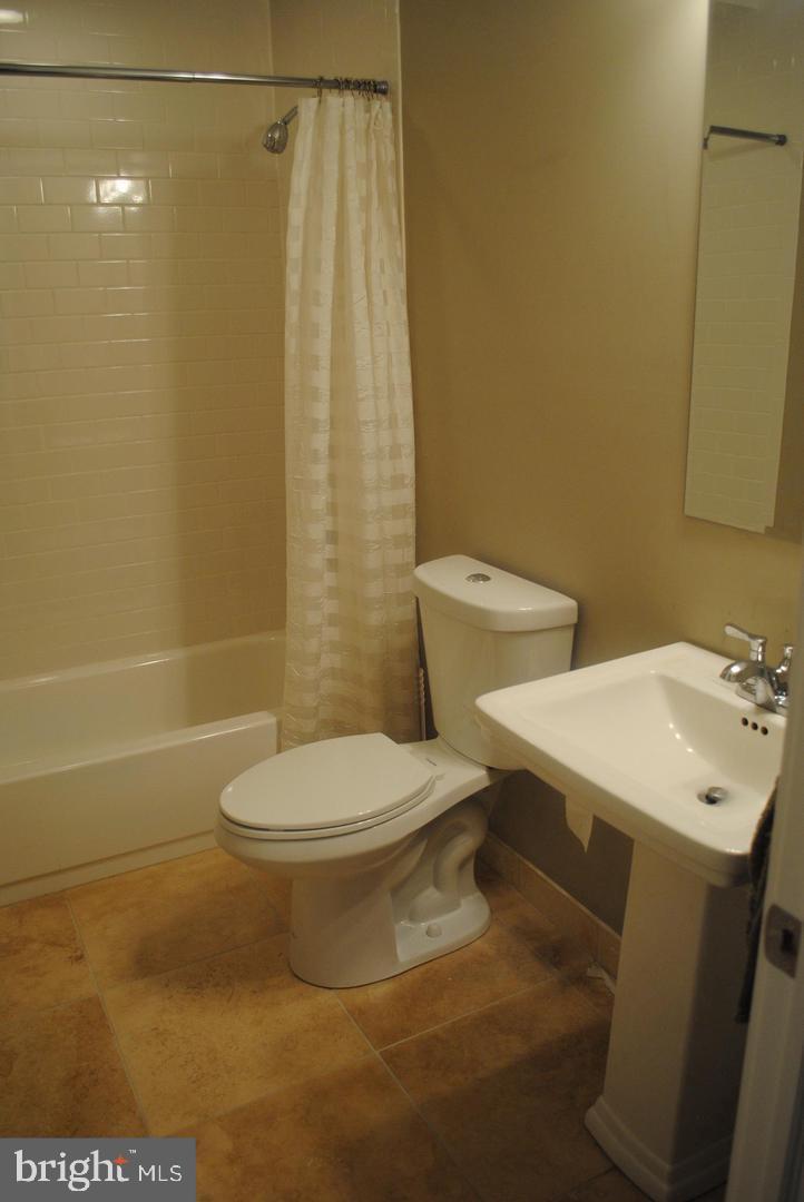 MANAYUNK - Residential Lease