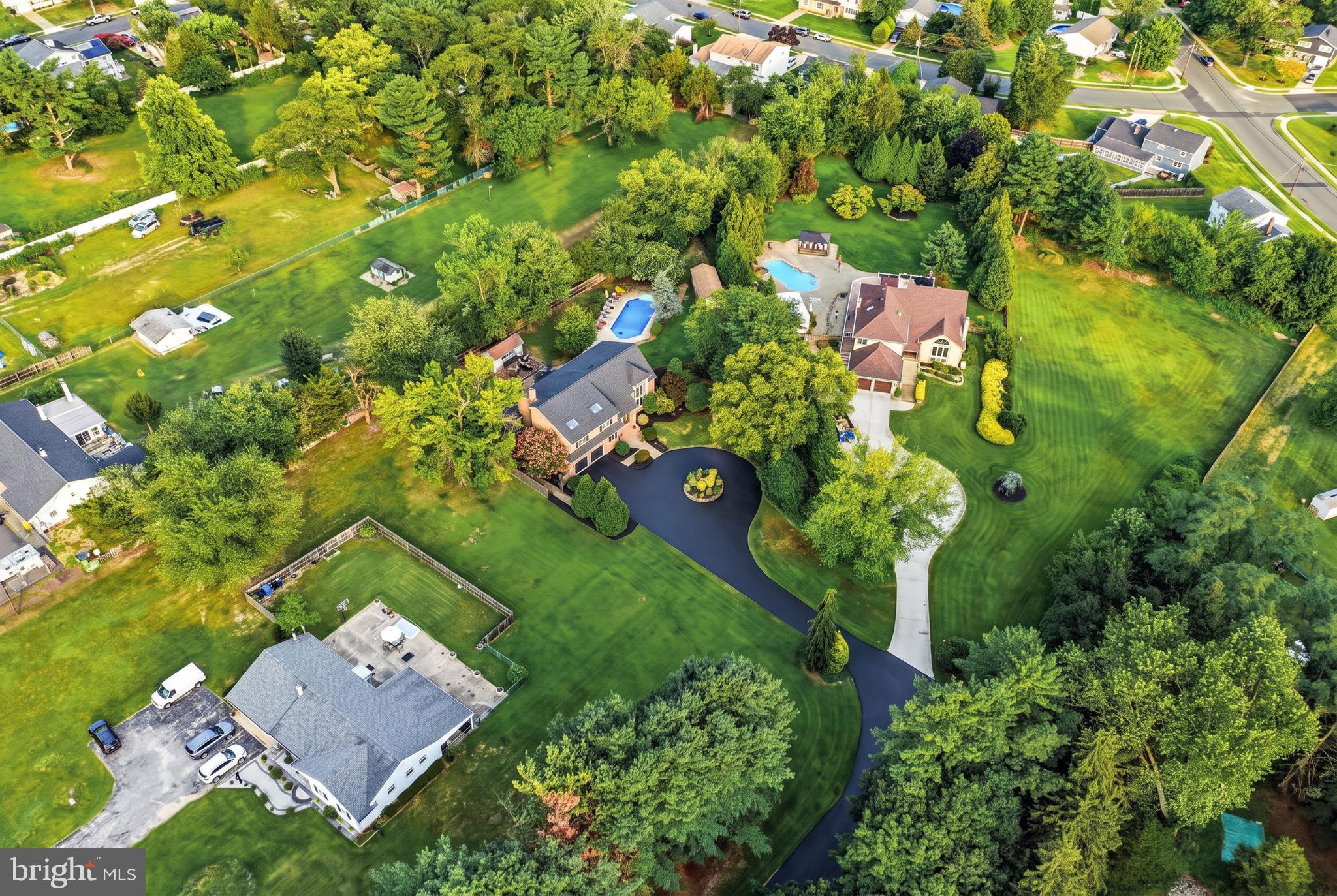 276 GREENTREE ROAD