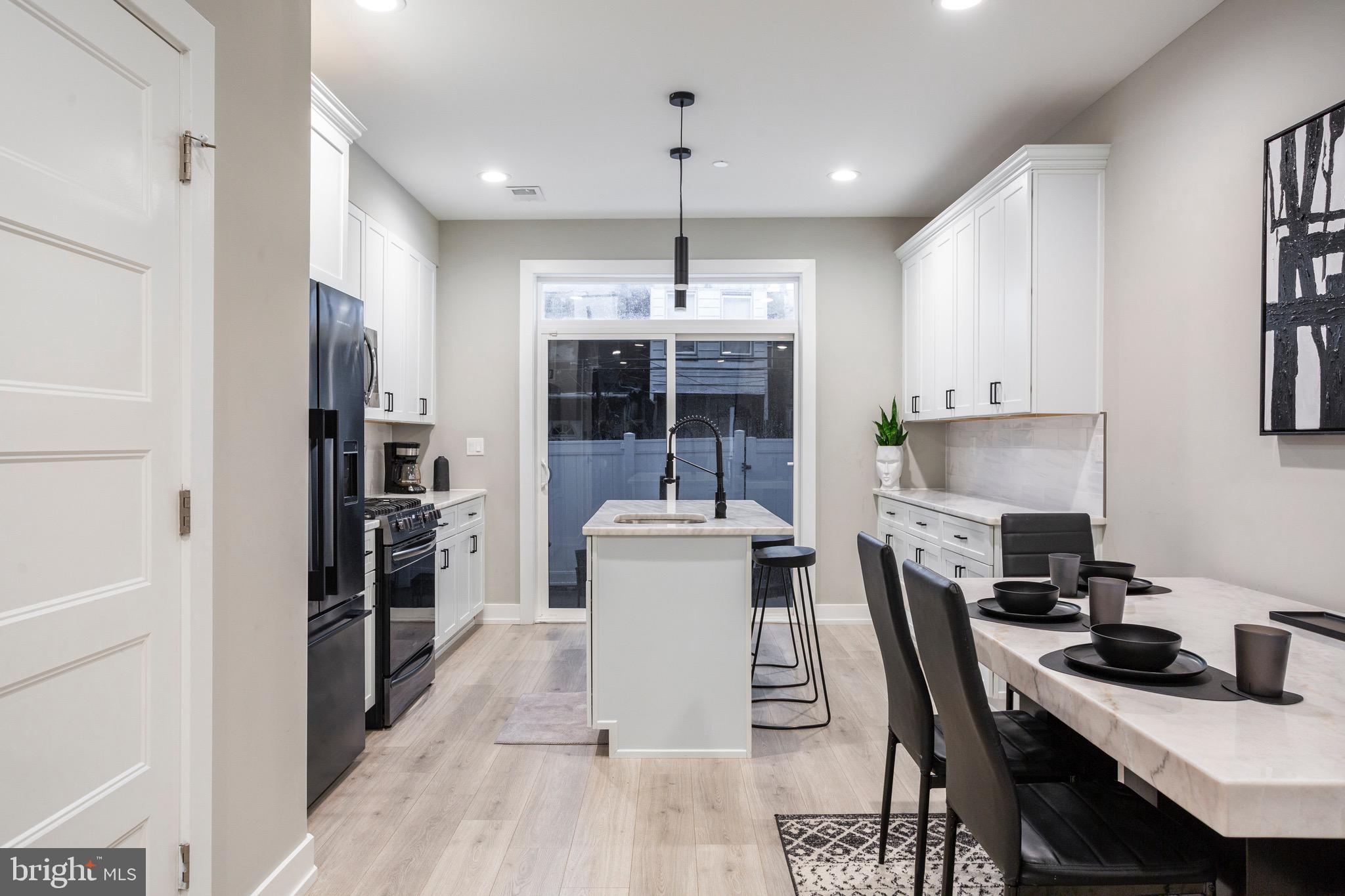 WEST KENSINGTON - Residential