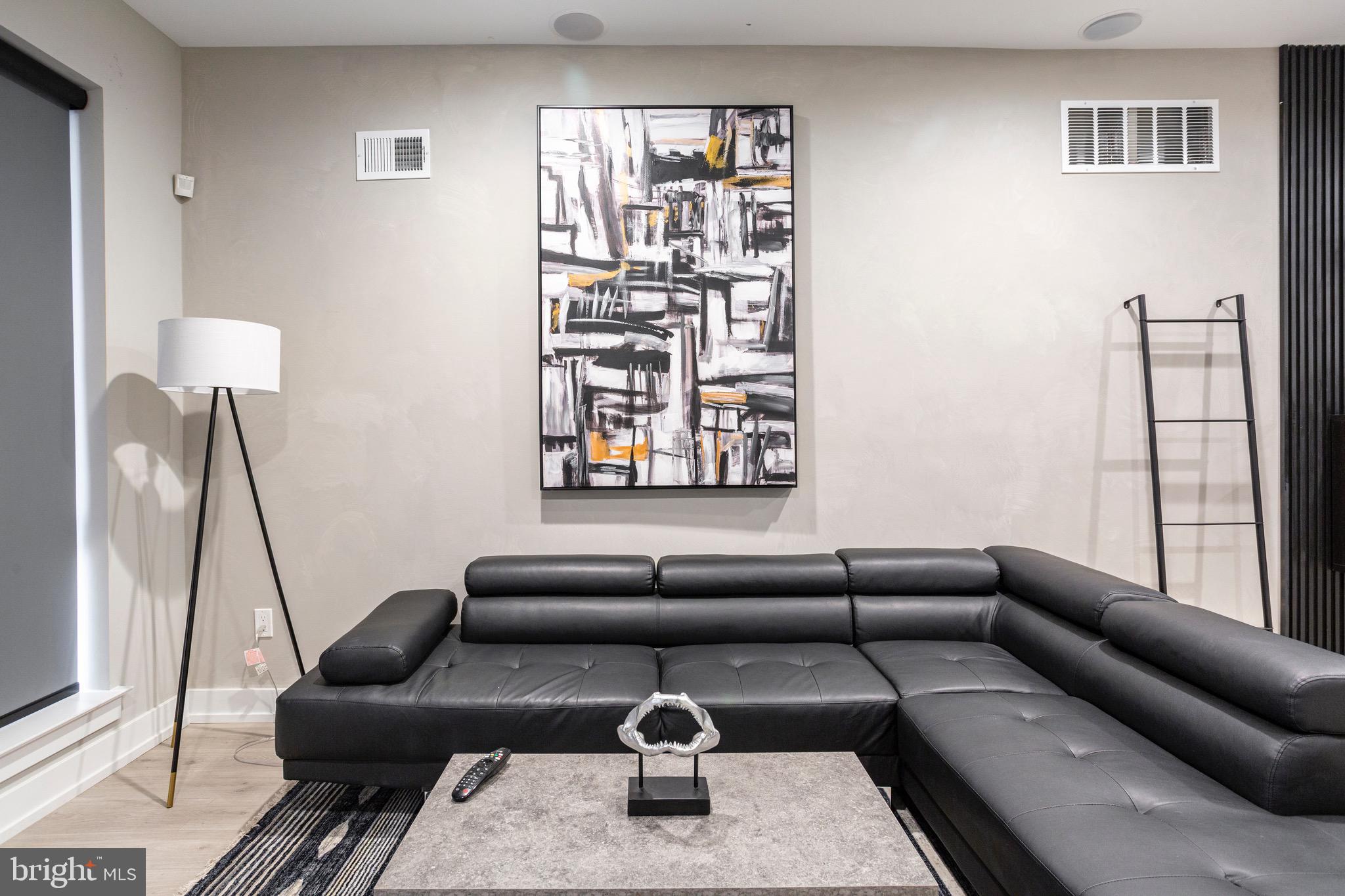 WEST KENSINGTON - Residential