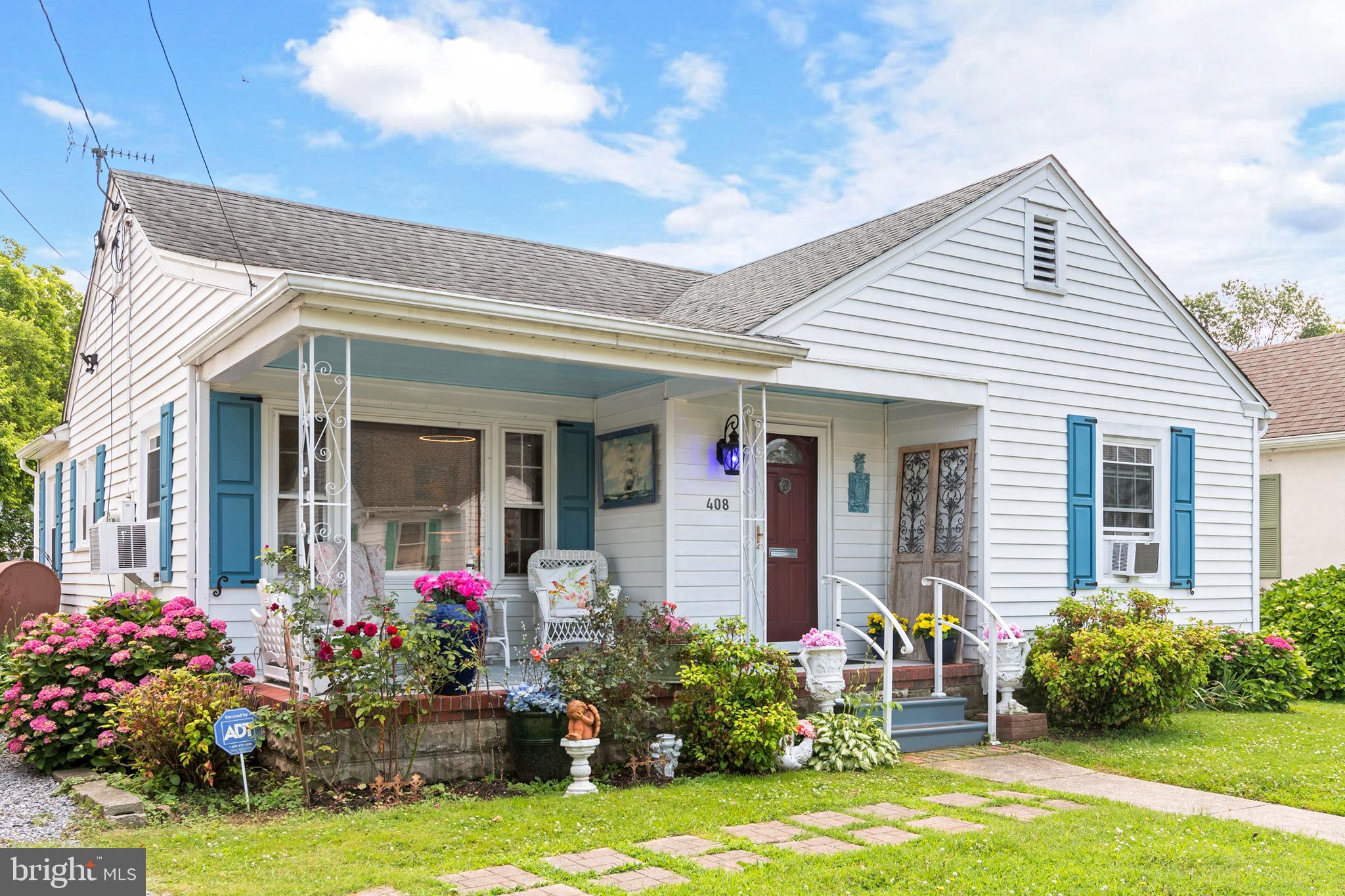 408 BAYLY AVENUE