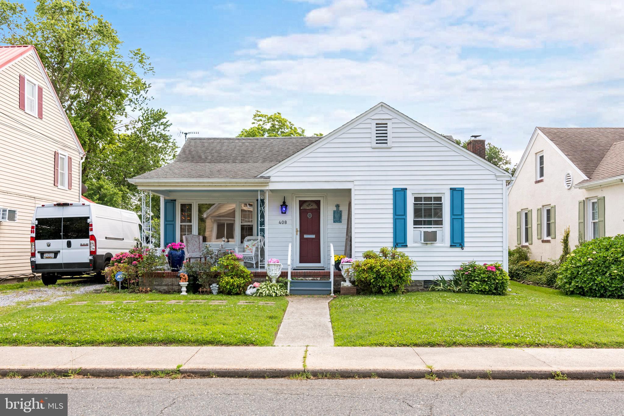 408 BAYLY AVENUE